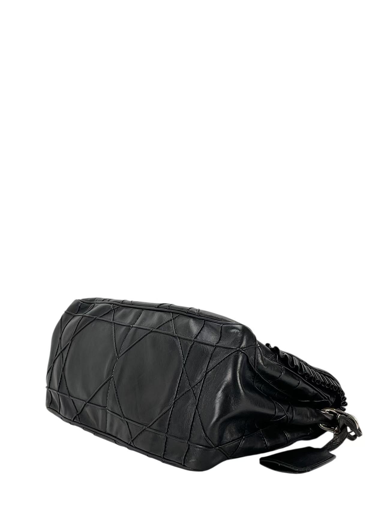 CHRISTIAN DIOR - Black Lambskin Dior Miss Dior New Lock Shoulder Bag