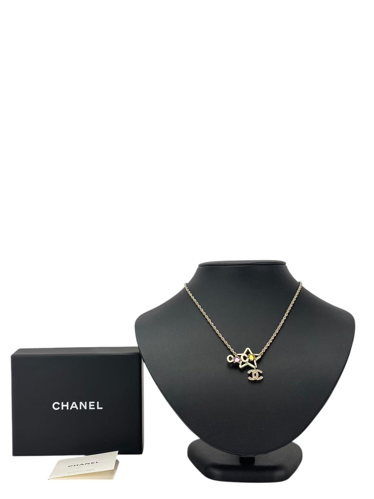 CHANEL - 25P Gold Rhinestone Star CC logo Necklace