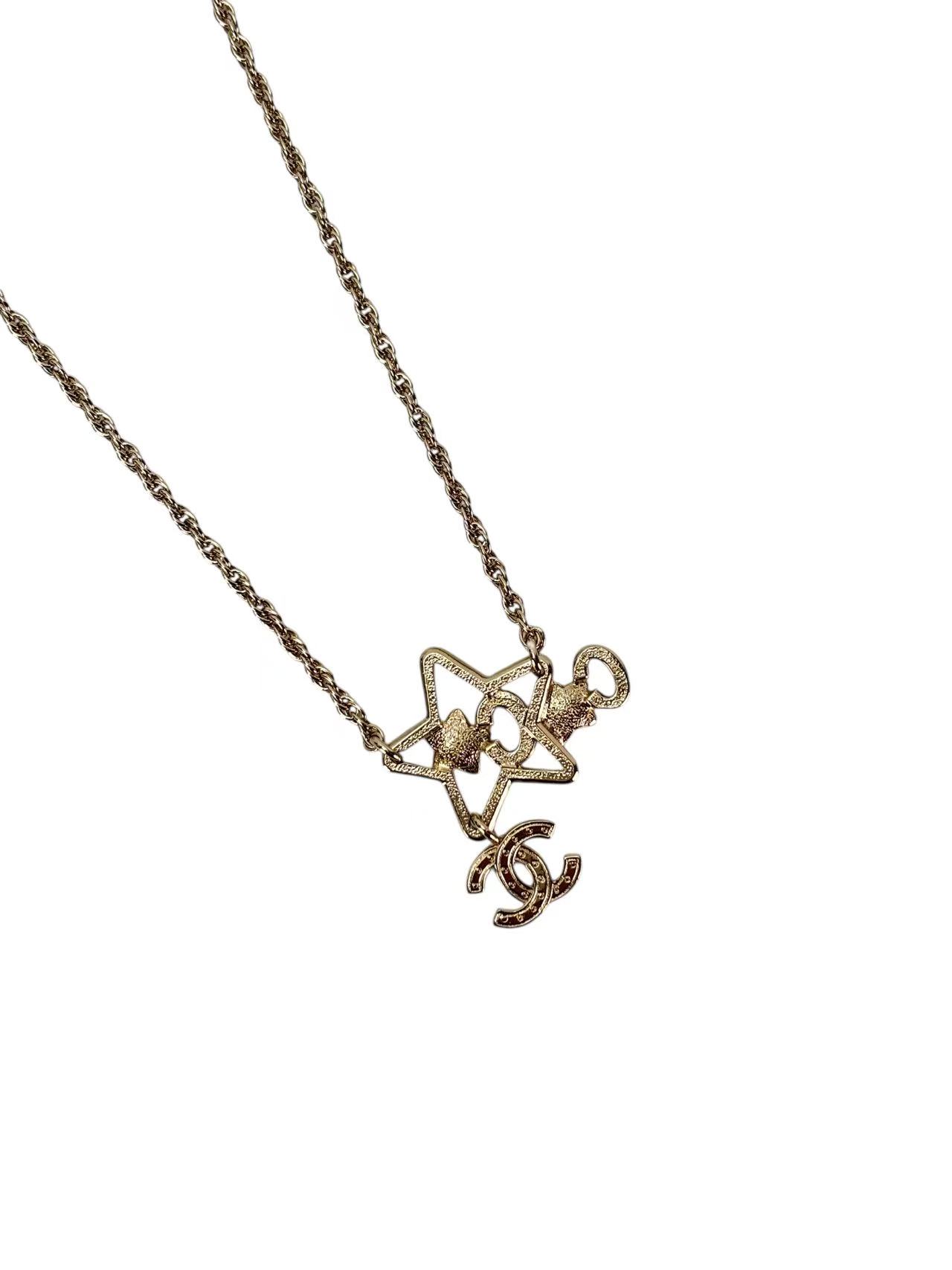CHANEL - 25P Gold Rhinestone Star CC logo Necklace