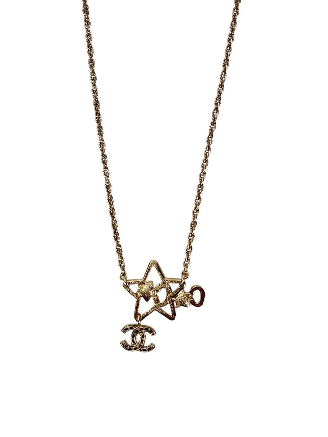 CHANEL - 25P Gold Rhinestone Star CC logo Necklace