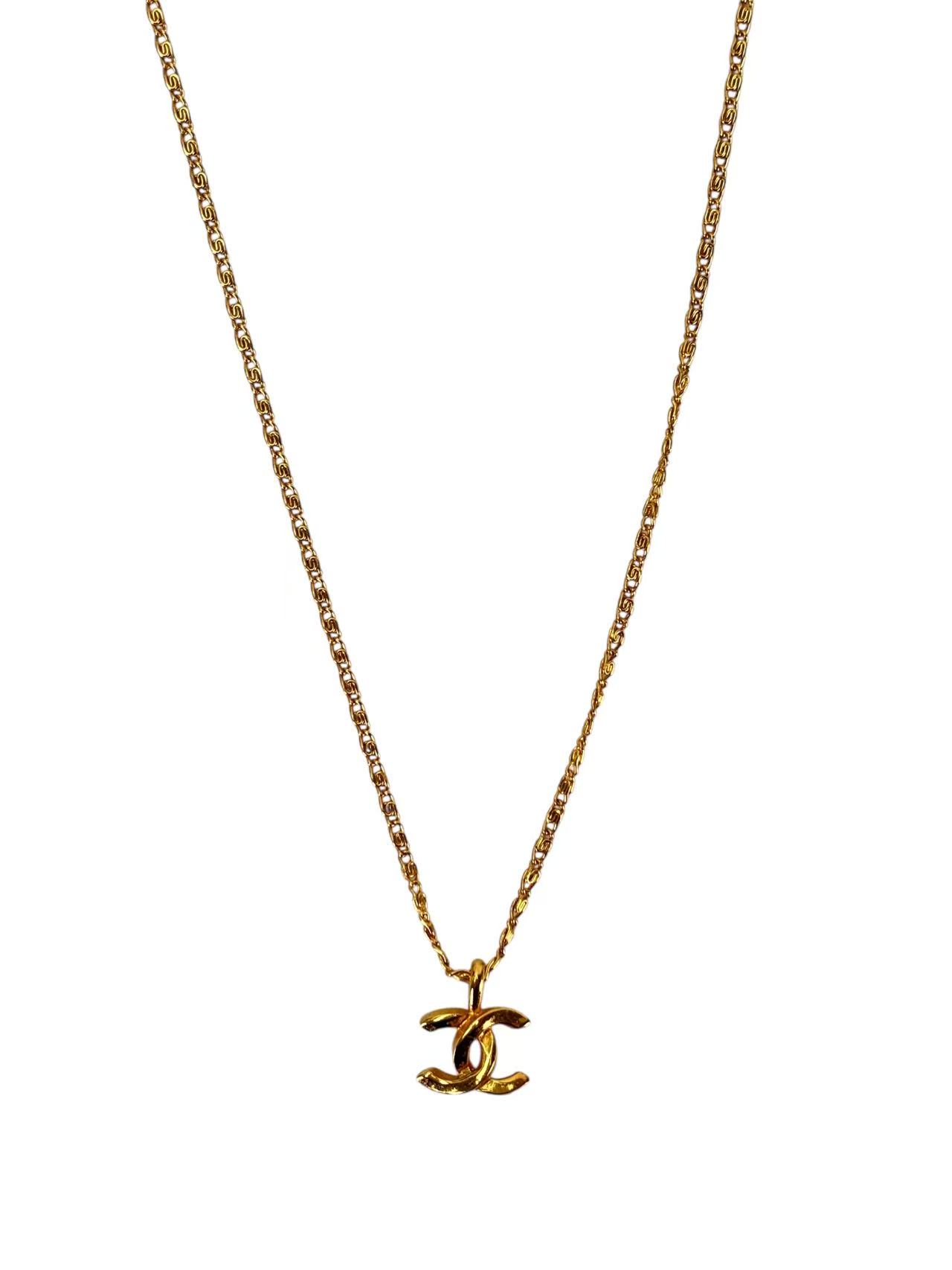 CHANEL - Gold CC Logo Pendant Necklace(1982)