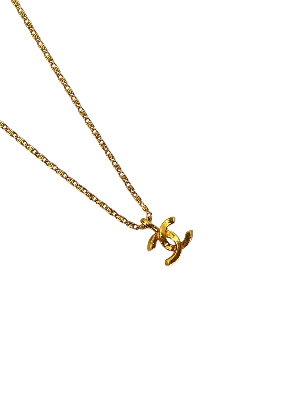 CHANEL - Gold CC Logo Pendant Necklace(1982)