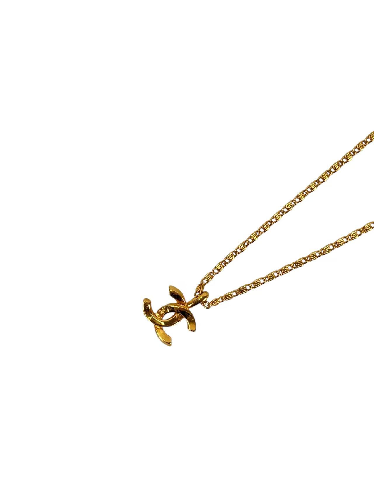 CHANEL - Gold CC Logo Pendant Necklace(1982)