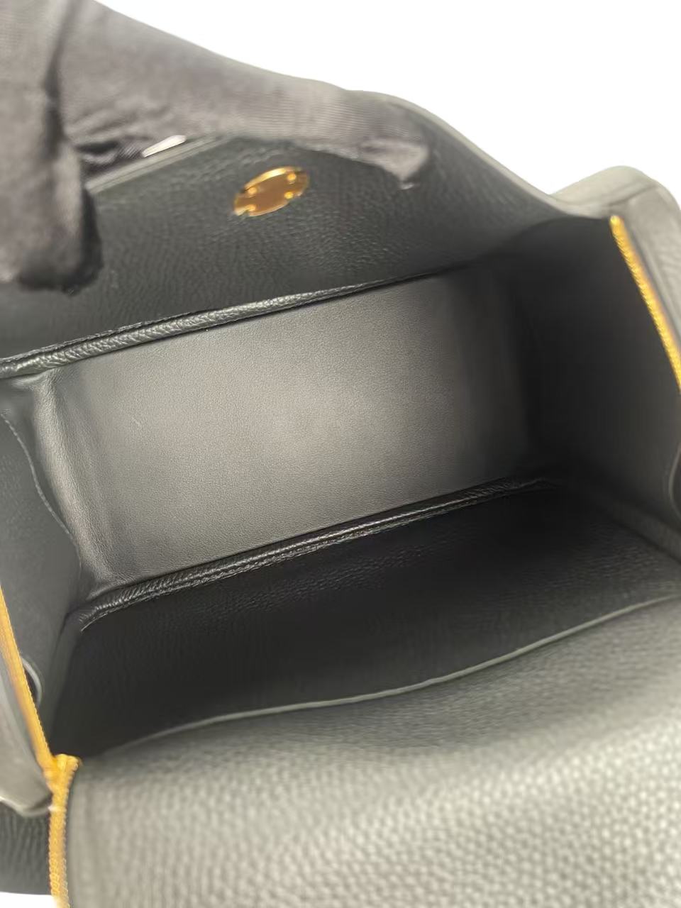 HERMES - Lindy 26 Black TC Gold Hardware 