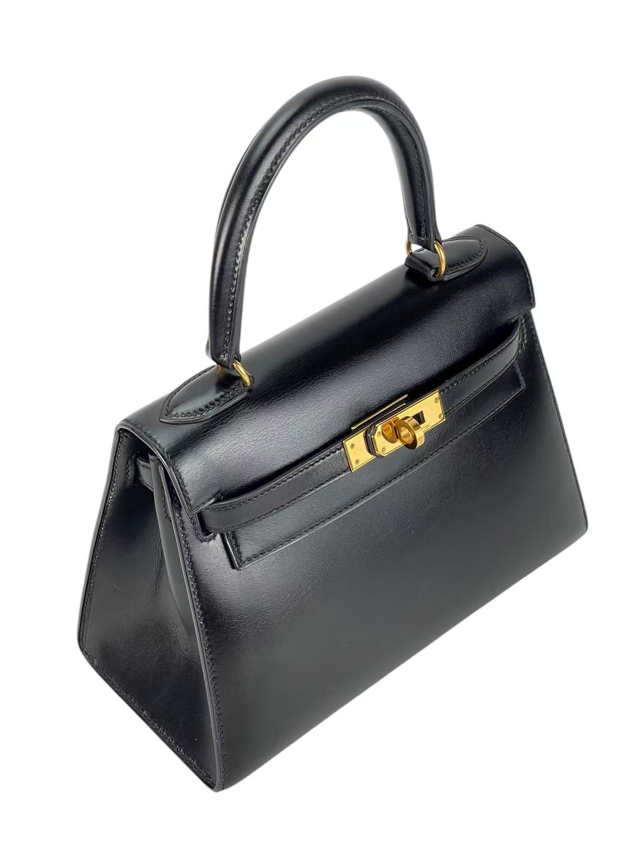 HERMES - Kelly 20 Black Box Gold Hardware 