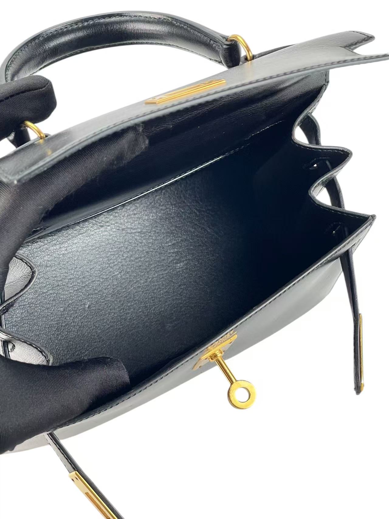 HERMES - Kelly 20 Black Box Gold Hardware 