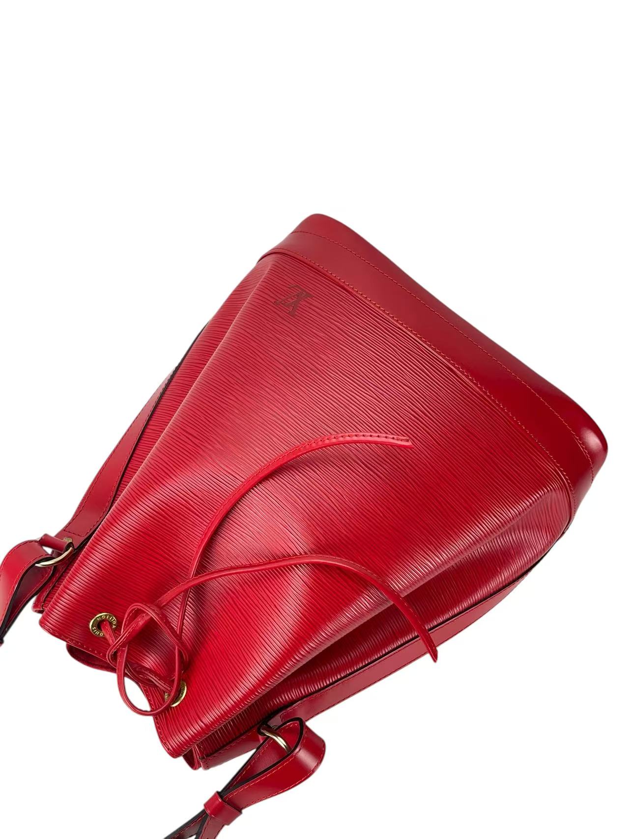 LOUIS VUITTON - Red Epi Noe Bucket Bag