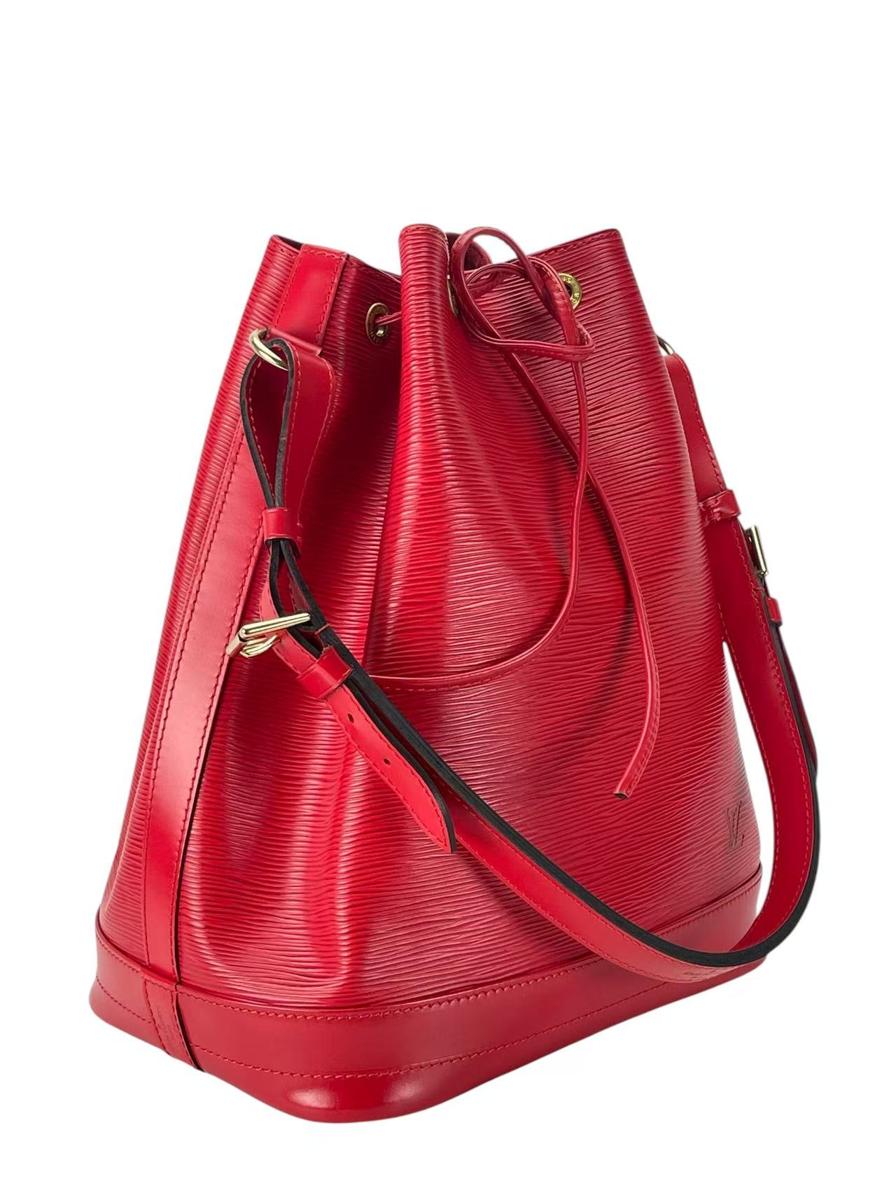 LOUIS VUITTON - Red Epi Noe Bucket Bag