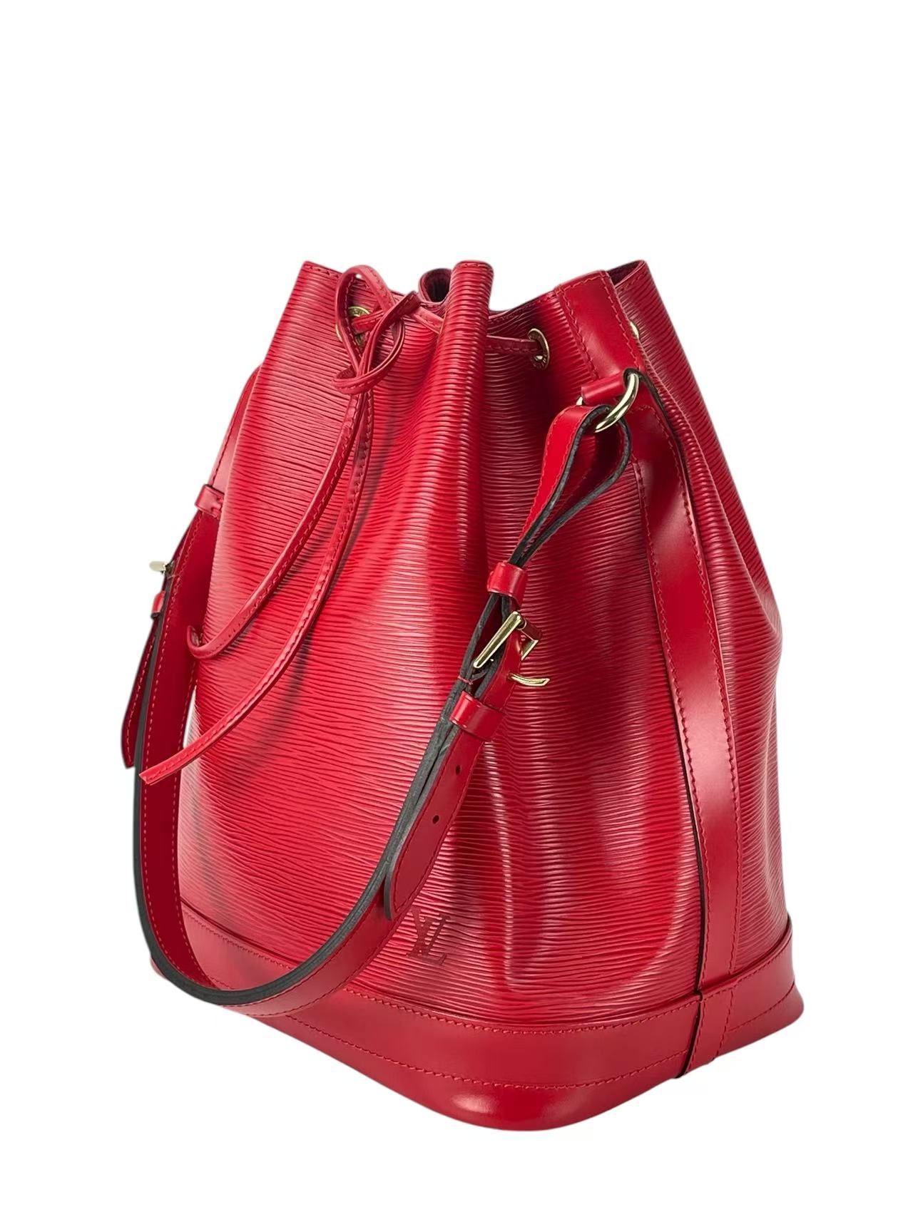 LOUIS VUITTON - Red Epi Noe Bucket Bag