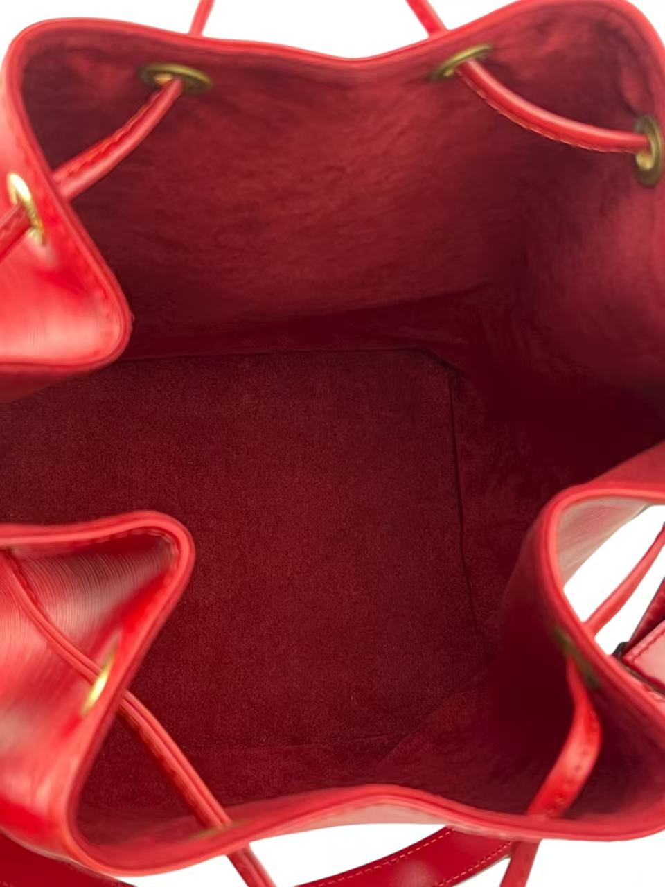 LOUIS VUITTON - Red Epi Noe Bucket Bag