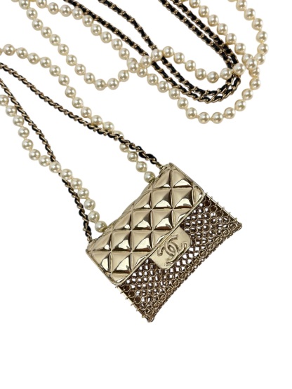 CHANEL - 21S Gold Metal Faux Pearls Tiny Bag Pendant Necklace