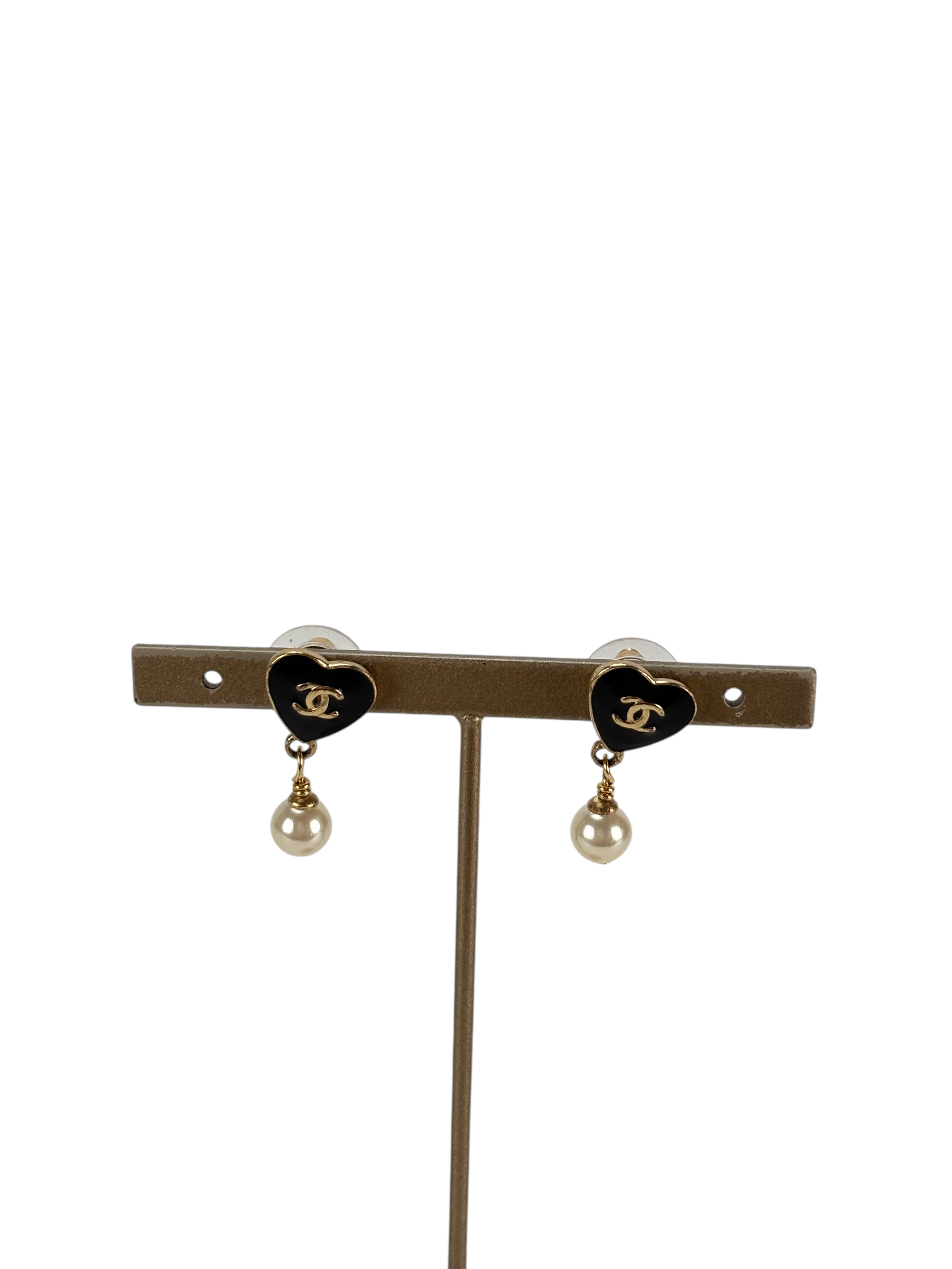 CHANEL - 04A Black CC Heart Pearl Earrings
