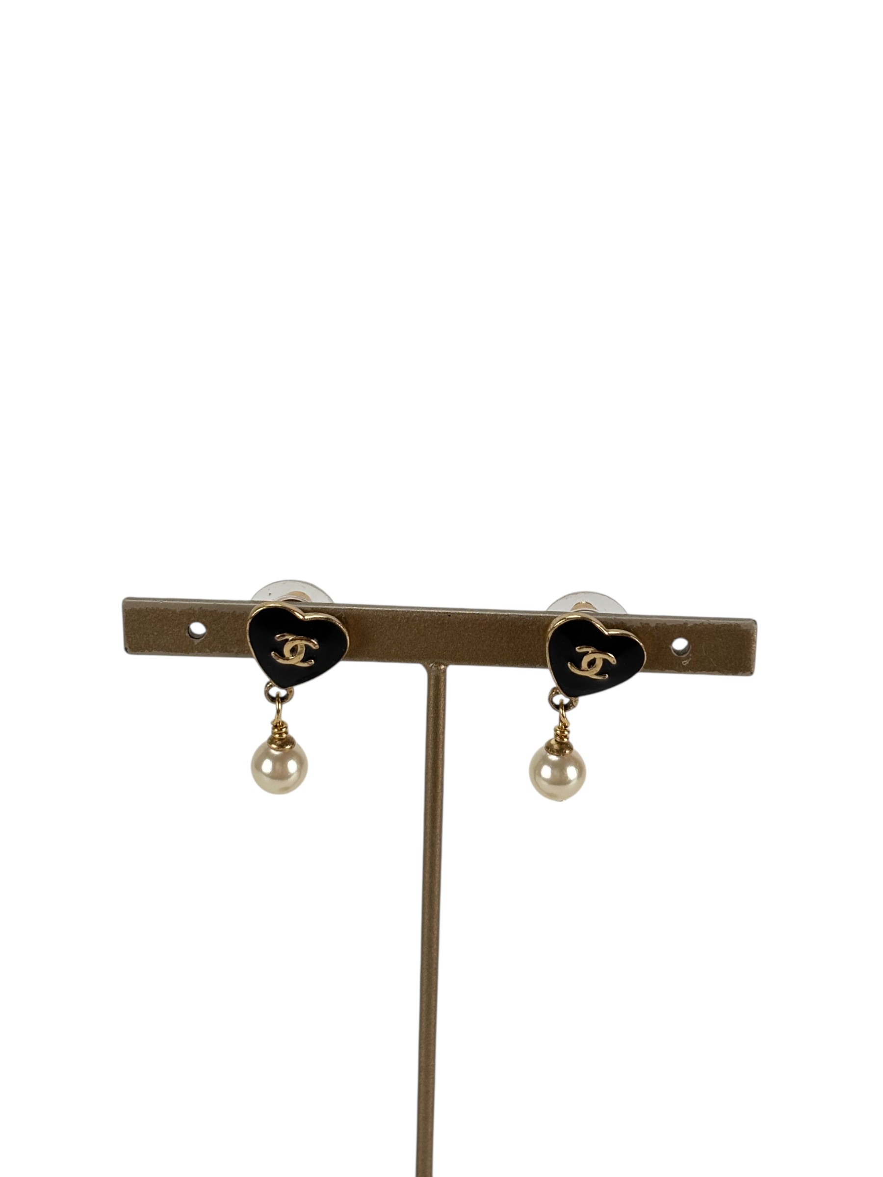 CHANEL - 04A Black CC Heart Pearl Earrings