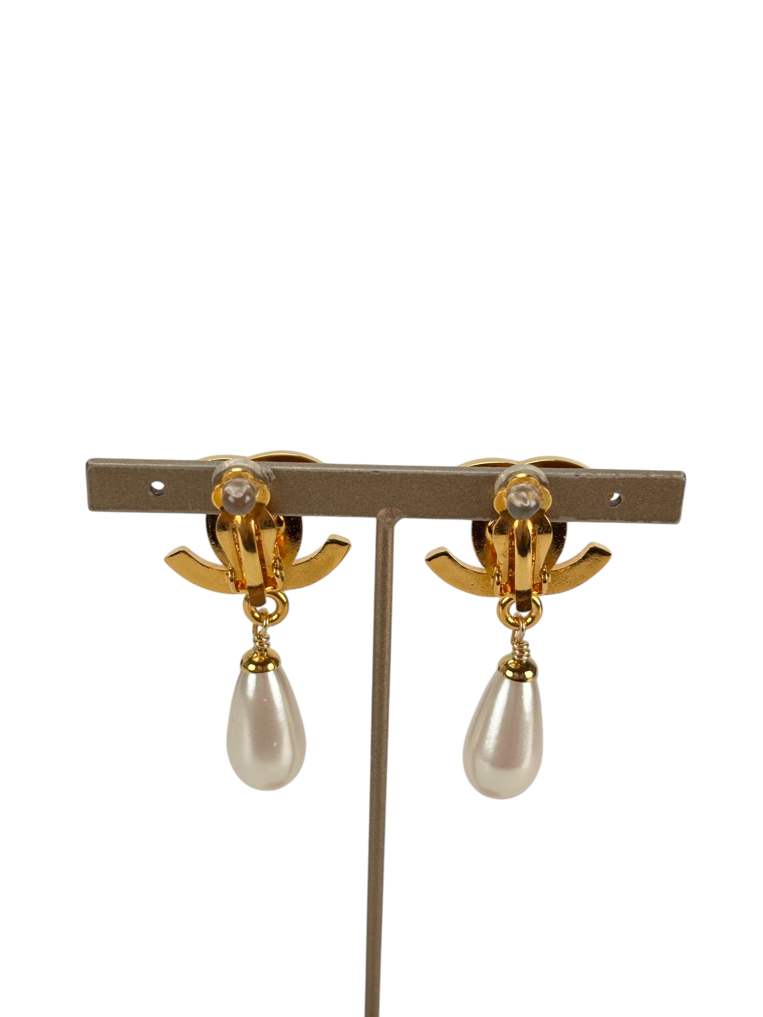 CHANEL - 96A Gold Pearl  Coco Mark Turnlock Teardrop Earrings