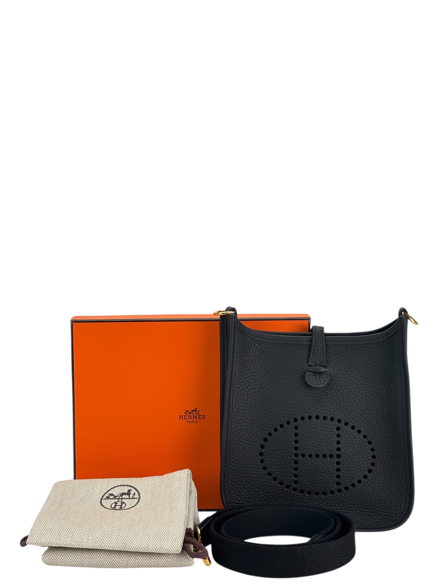 HERMES - Evelyne TPM Evelyne 16 Black Taurillon Clemence Palladium Hardware