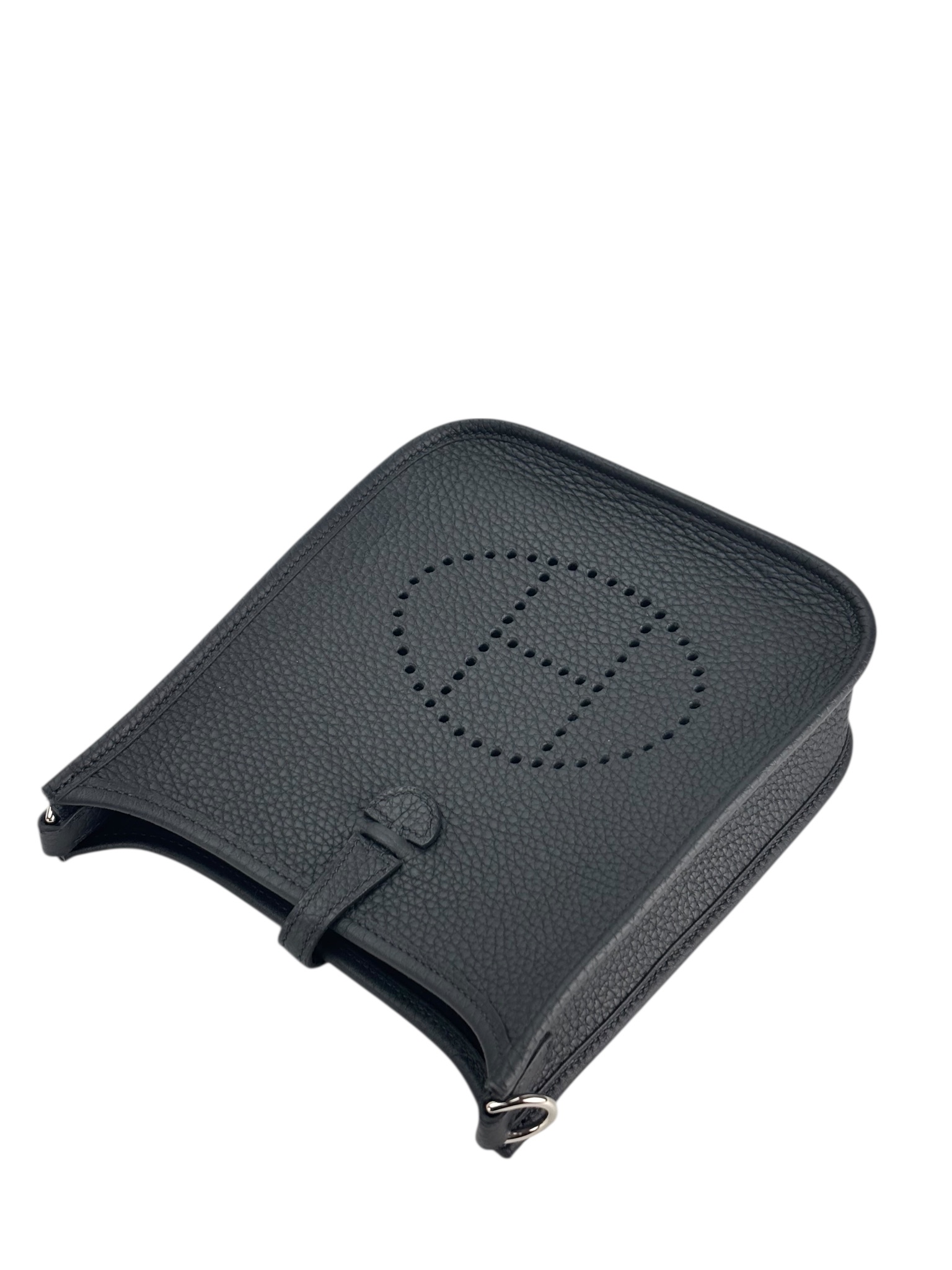 HERMES - Evelyne TPM Evelyne 16 Black Taurillon Clemence Palladium Hardware