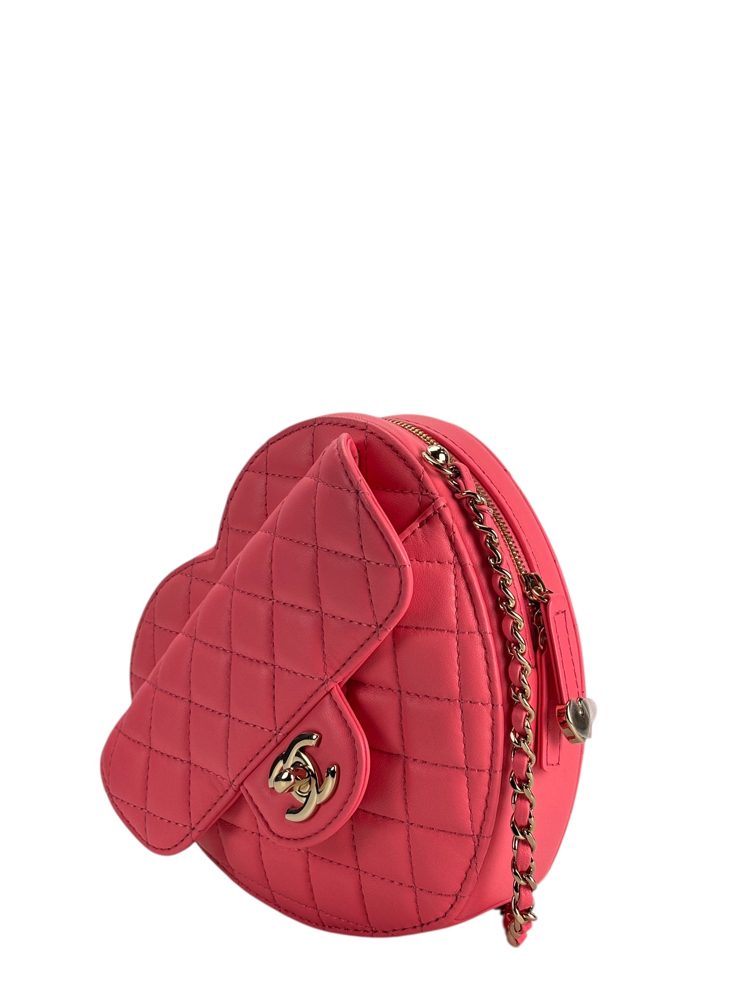CHANEL - 22S CC In Love Heart Clutch Pink Lambskin With Chain