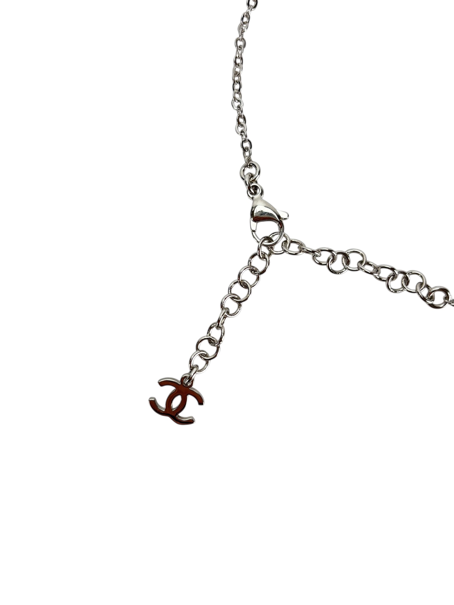 CHANEL - 25P Silver Pearl CC Heart Rhinestones Necklace – Camellia