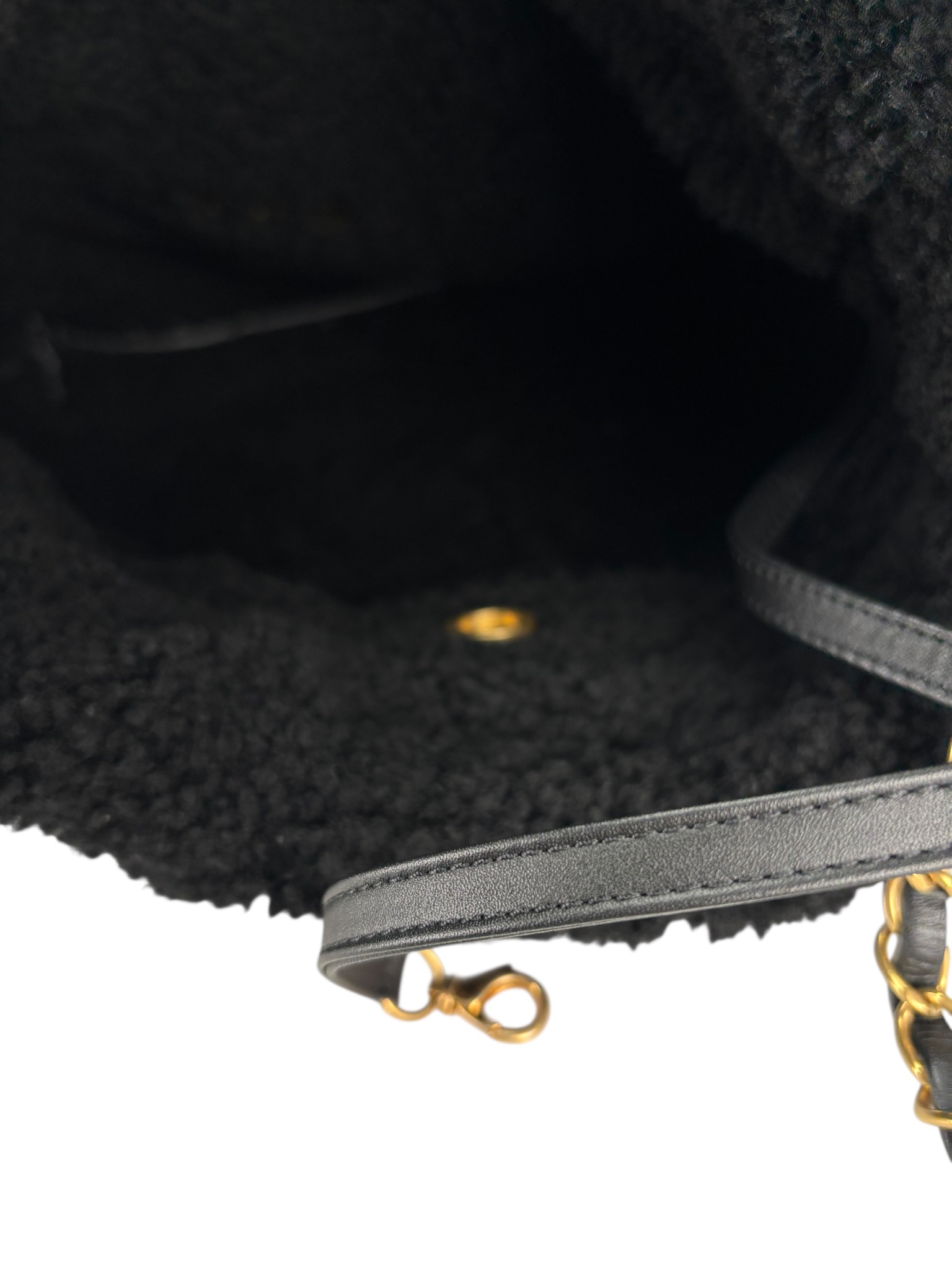 CHANEL - 22 Bag Black Lambskin Gold Hardware Small