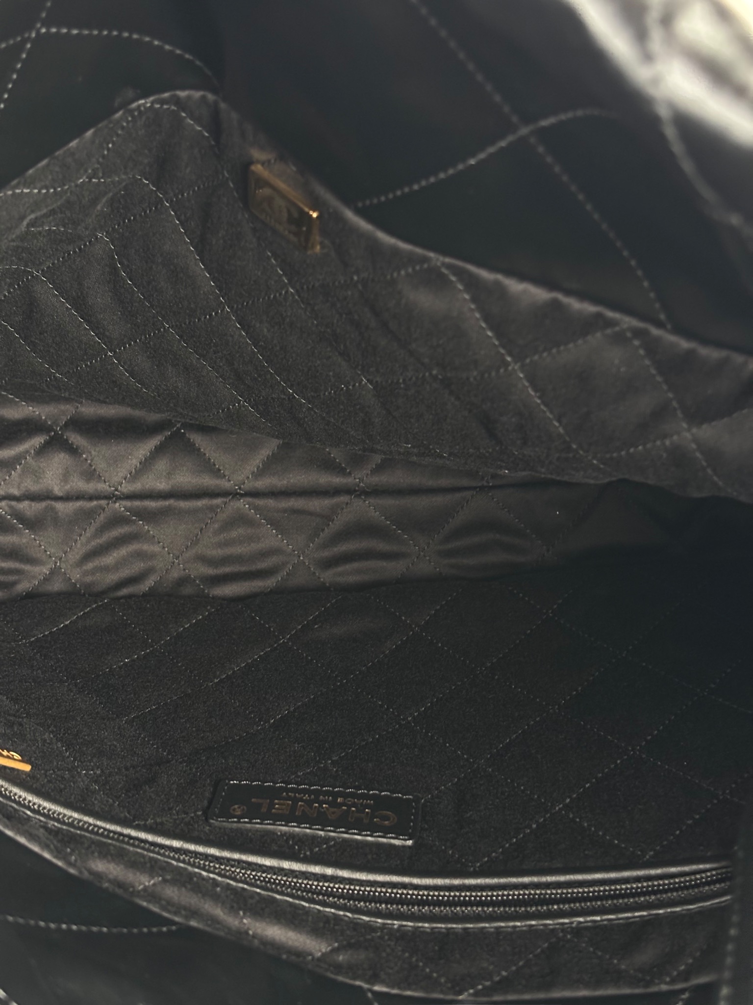 CHANEL - 22 Bag Black Calfskin Gold Hardware Small