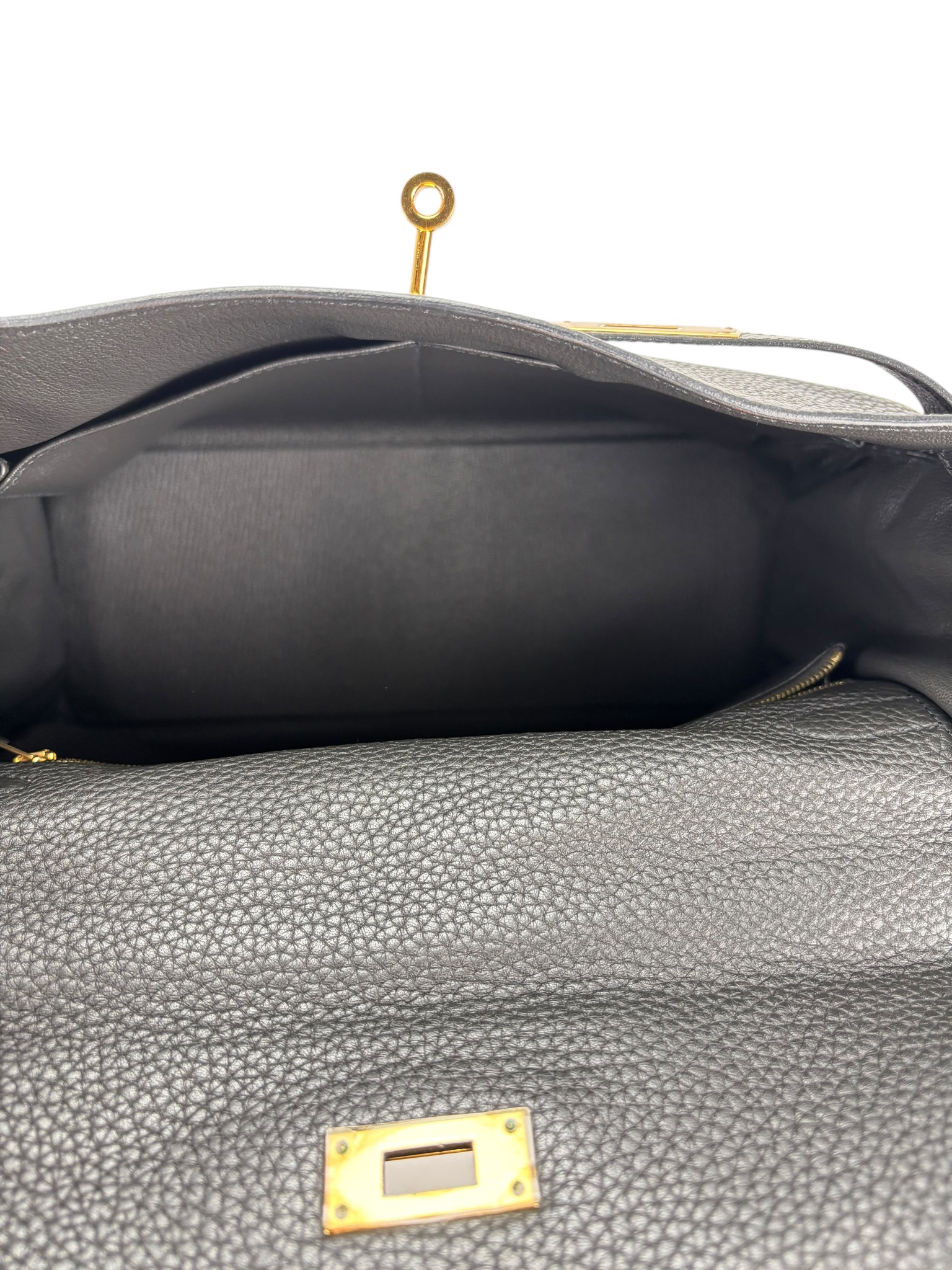 HERMES - Kelly 32 Black Togo Gold Hardware