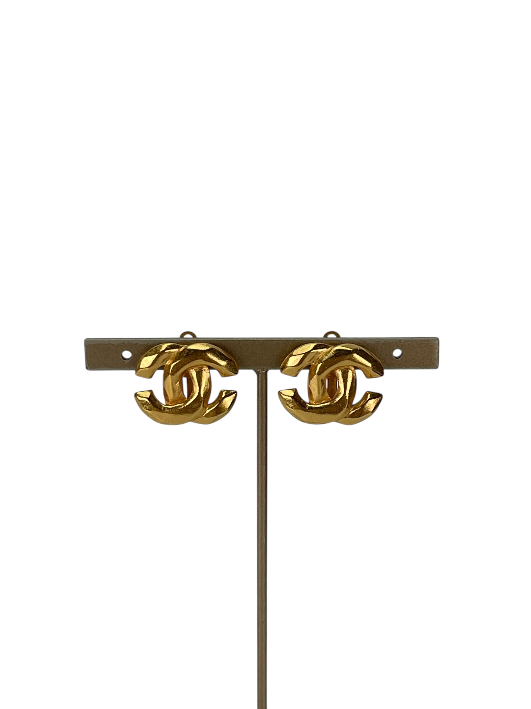 CHANEL - 99P Gold Coco Mark Earrings 