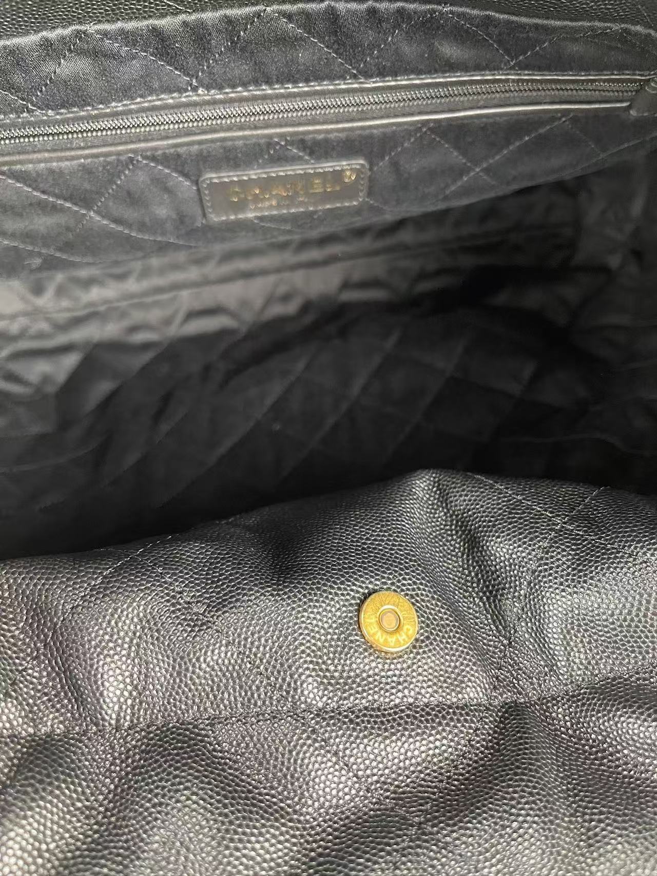 CHANEL - 22 Small Bag Black Caviar Gold Hardware 