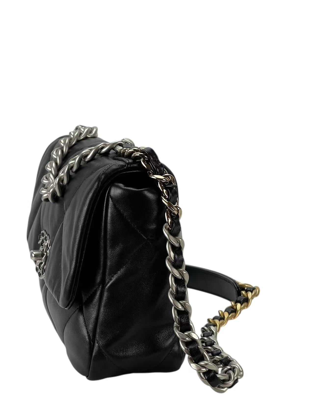 CHANEL - 22C Black Lambskin 19 Small Flap Bag