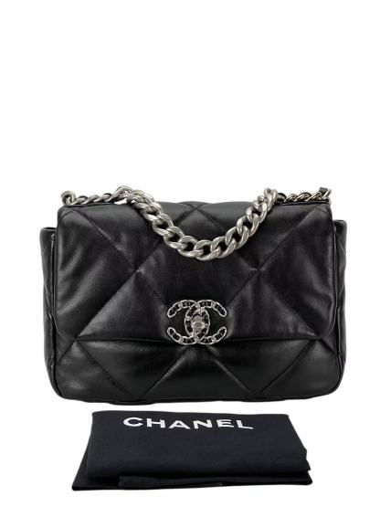 CHANEL - 22C Black Lambskin 19 Small Flap Bag