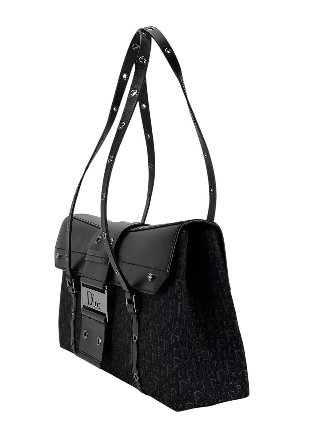 CHRISTIAN DIOR - Monogram Street Chic Shoulder Bag Black