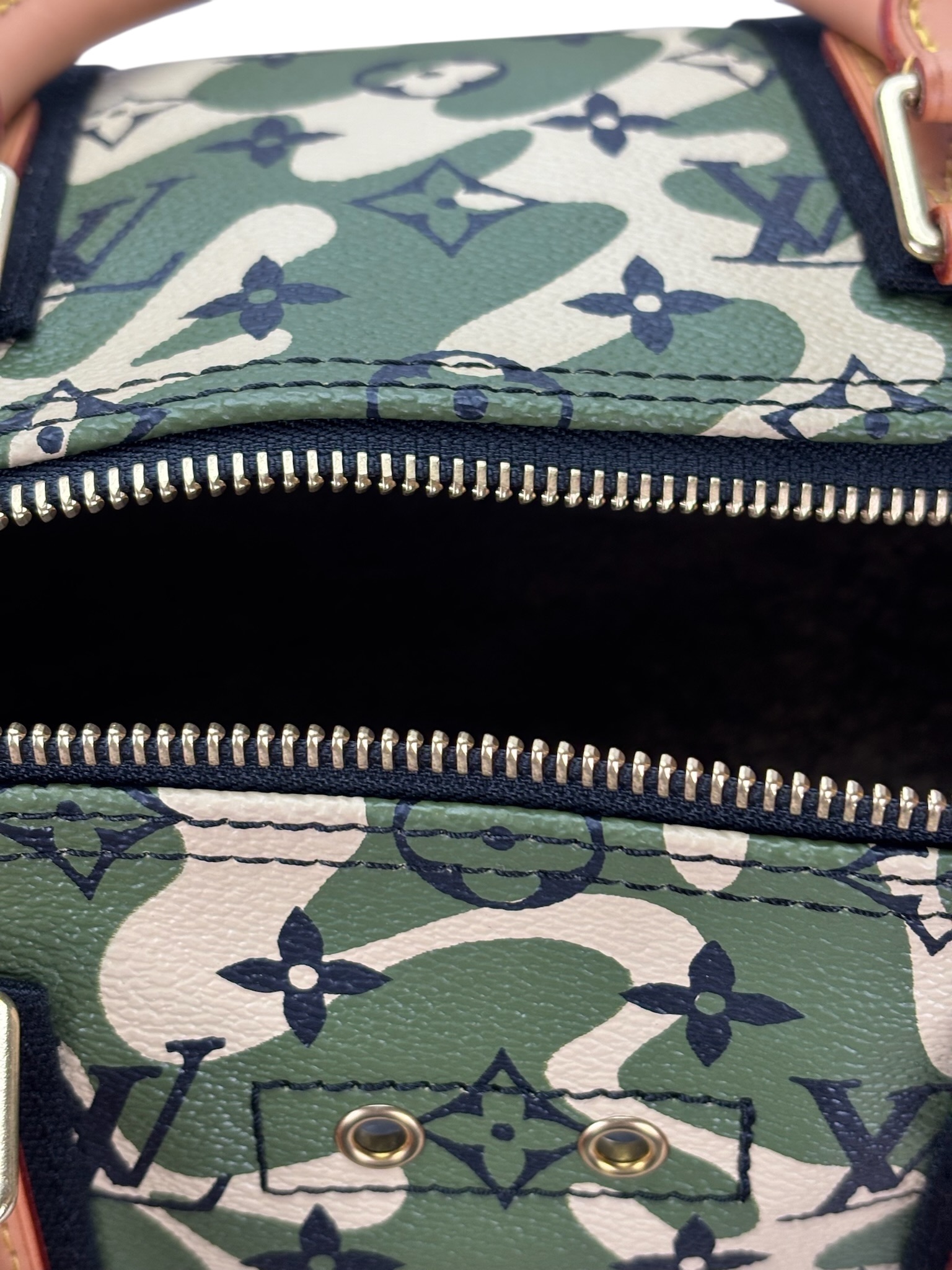 LOUIS VUITTON - LV x TM Monogram Camouflage Speedy 35 Handbag
