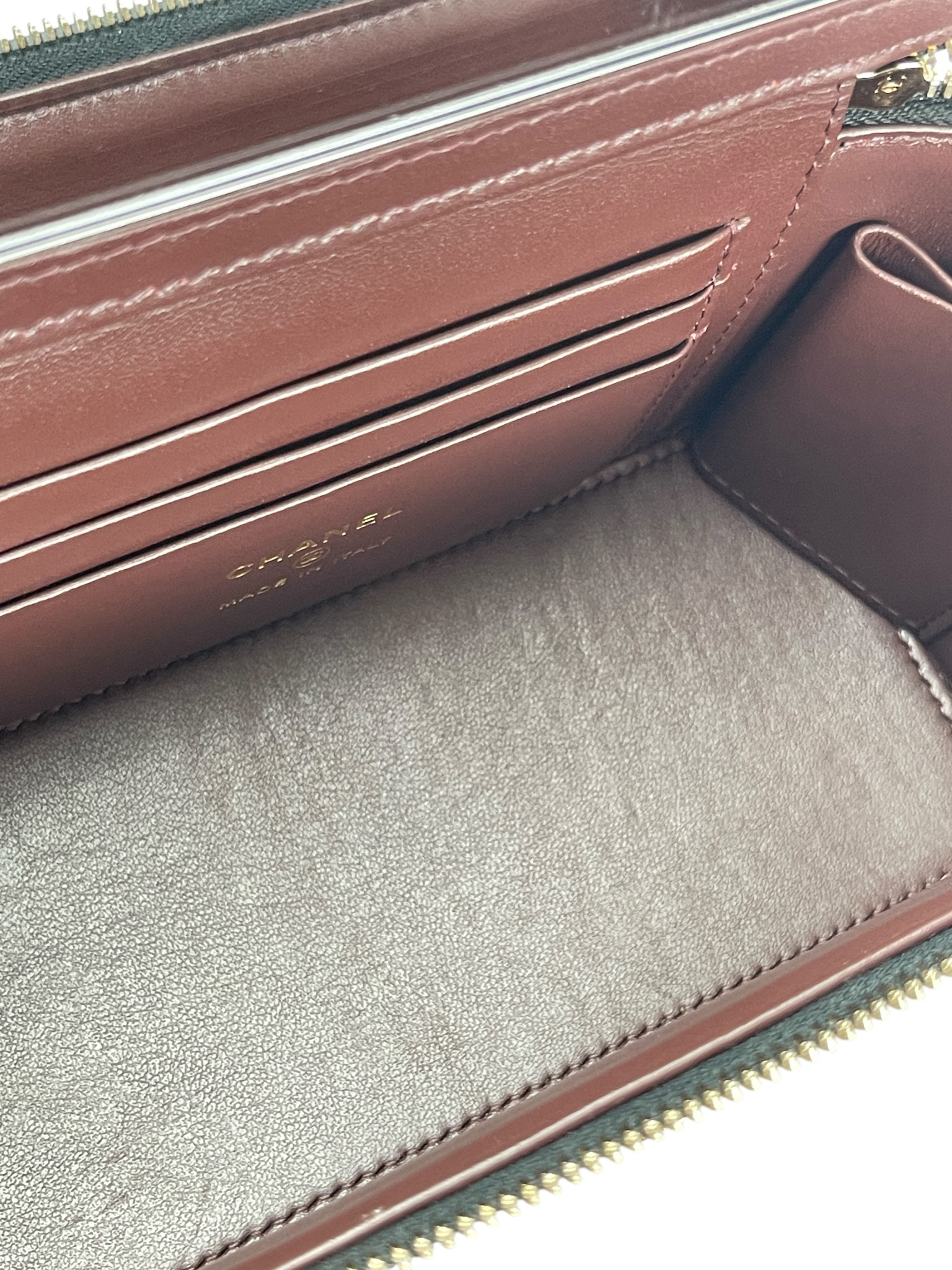 CHANEL - Small Vanity Case With Chain Black Caviar