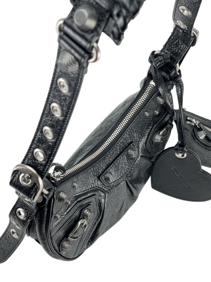 BALENCIAGA - Black Le Cagole Xs Cracked Leather Shoulder bag