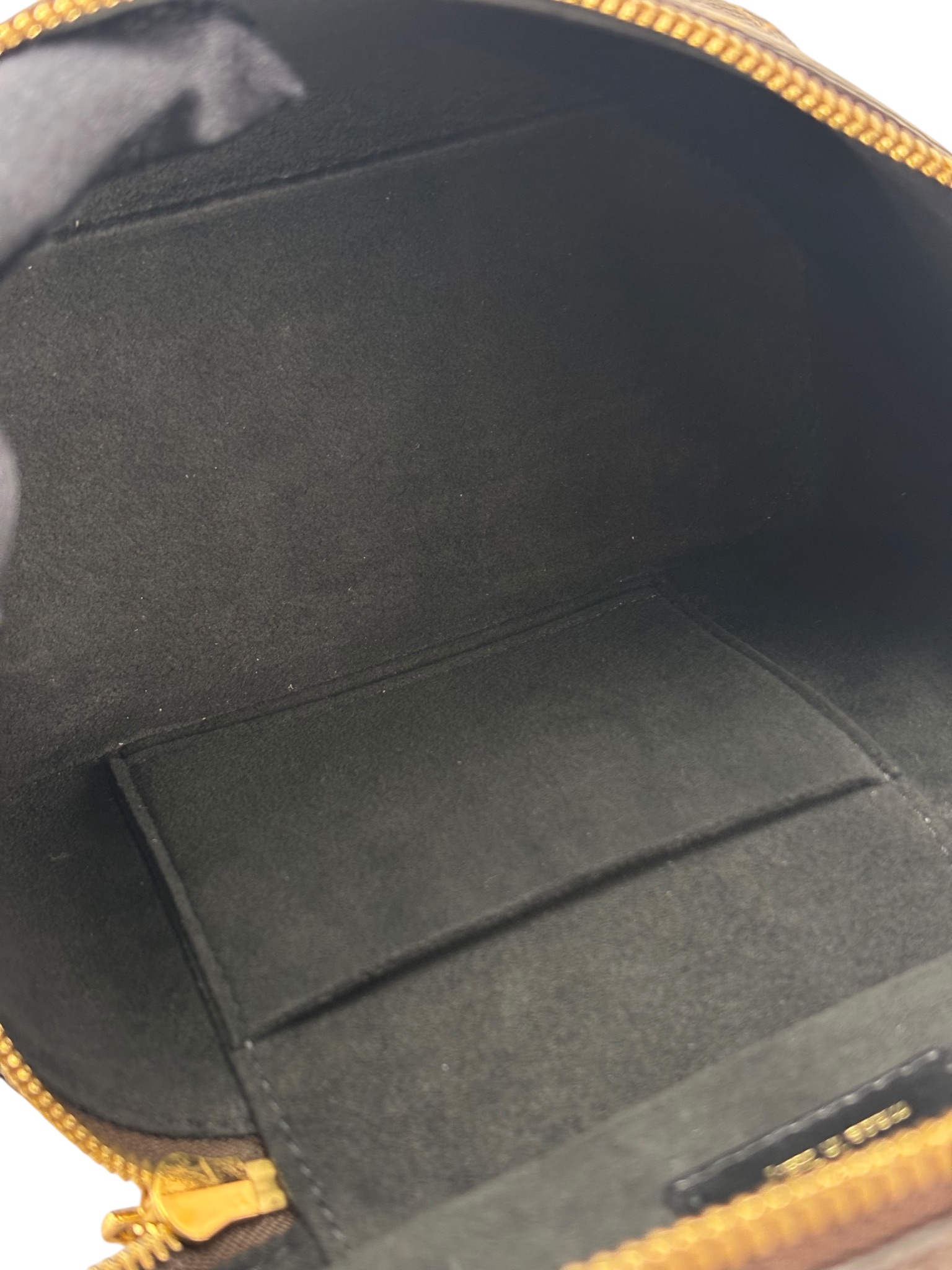 LOUIS VUITTON - Vanity PM Monogram Reverse Canvas