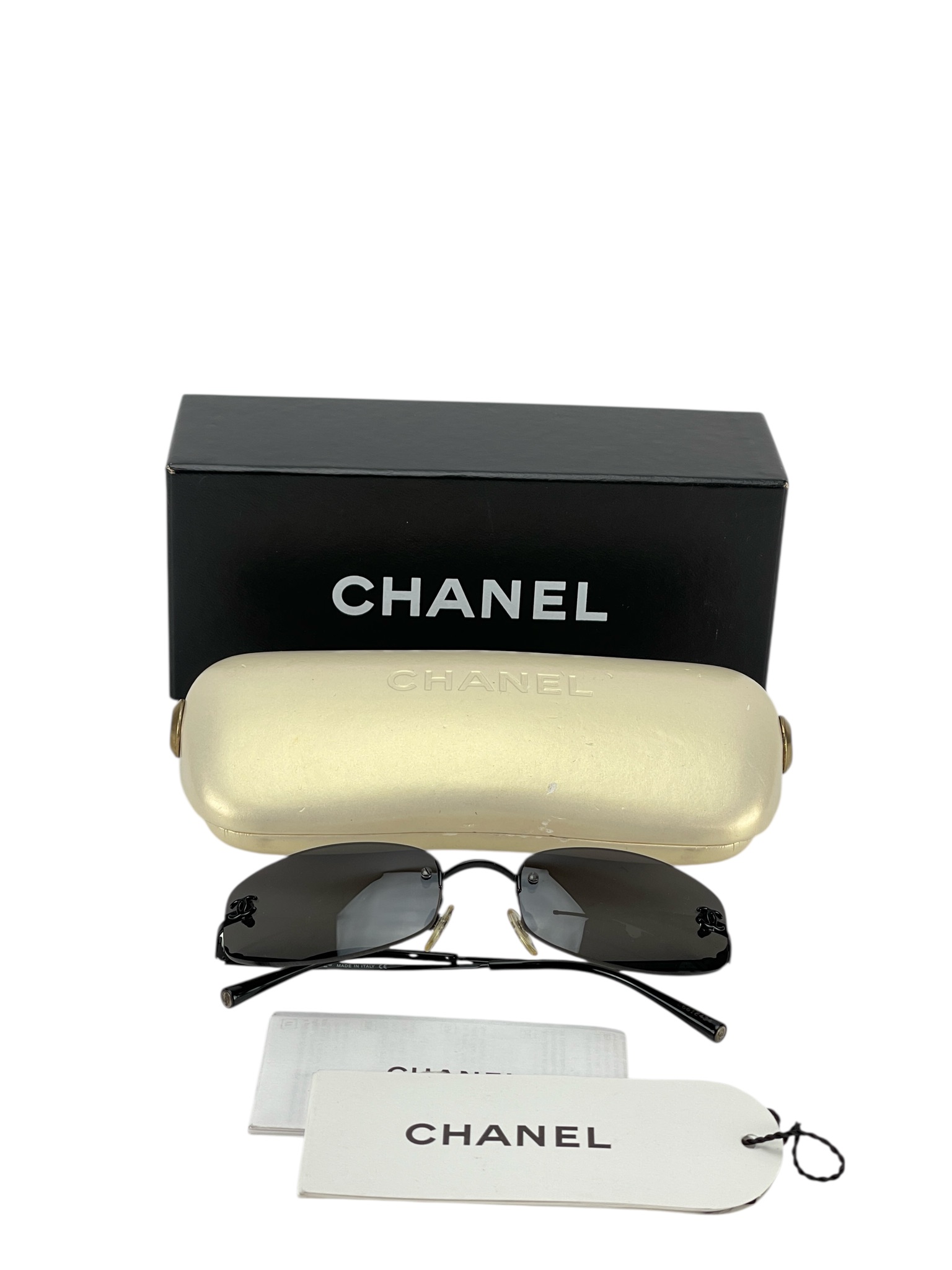 CHANEL - All Black Coco Mark Logo Sunglasses – Camellia Vintage Tokyo