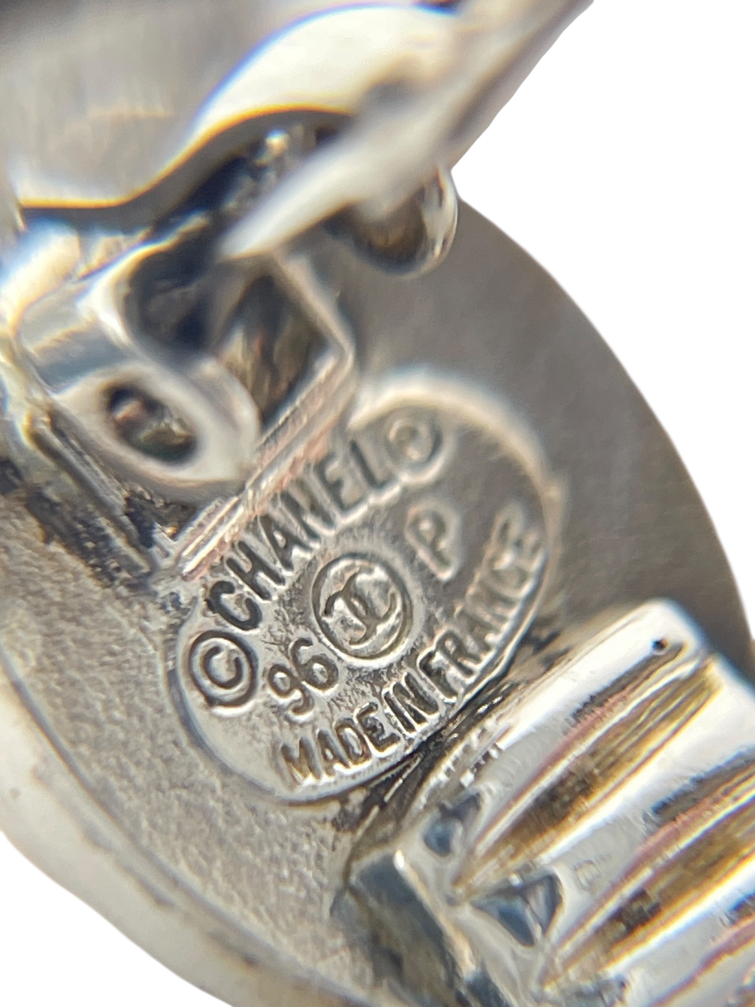 CHANEL - 96P Silver CC Logo Turnlock Earrings