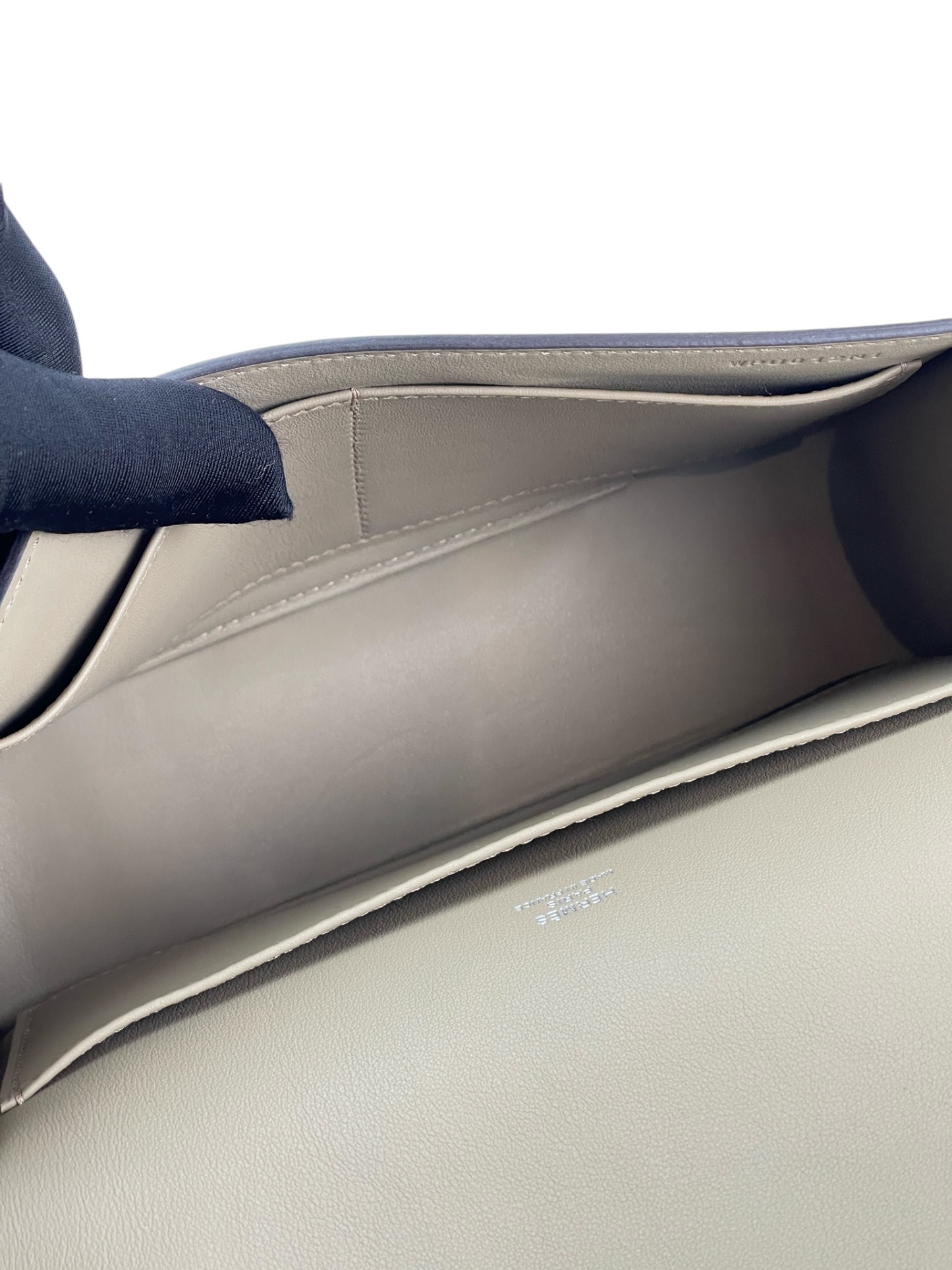 HERMES - Geta Evercolor 8Q Silver Hardware