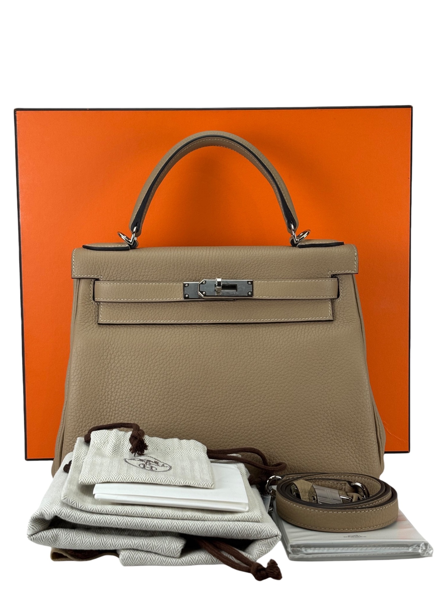 HERMES - Kelly 28 S2 Trench Togo Palladium Hardware
