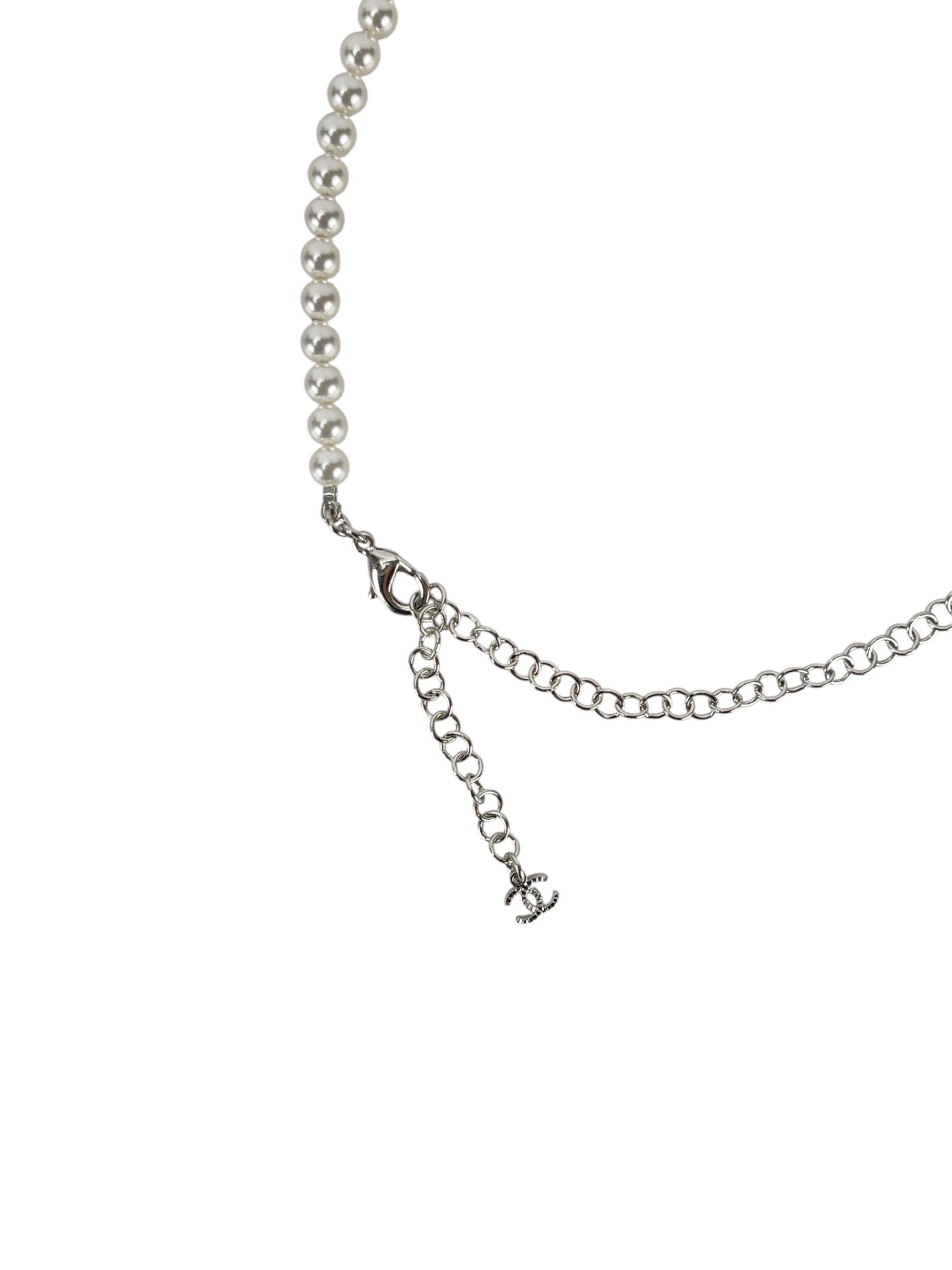 CHANEL - 25C White Pearl Necklace