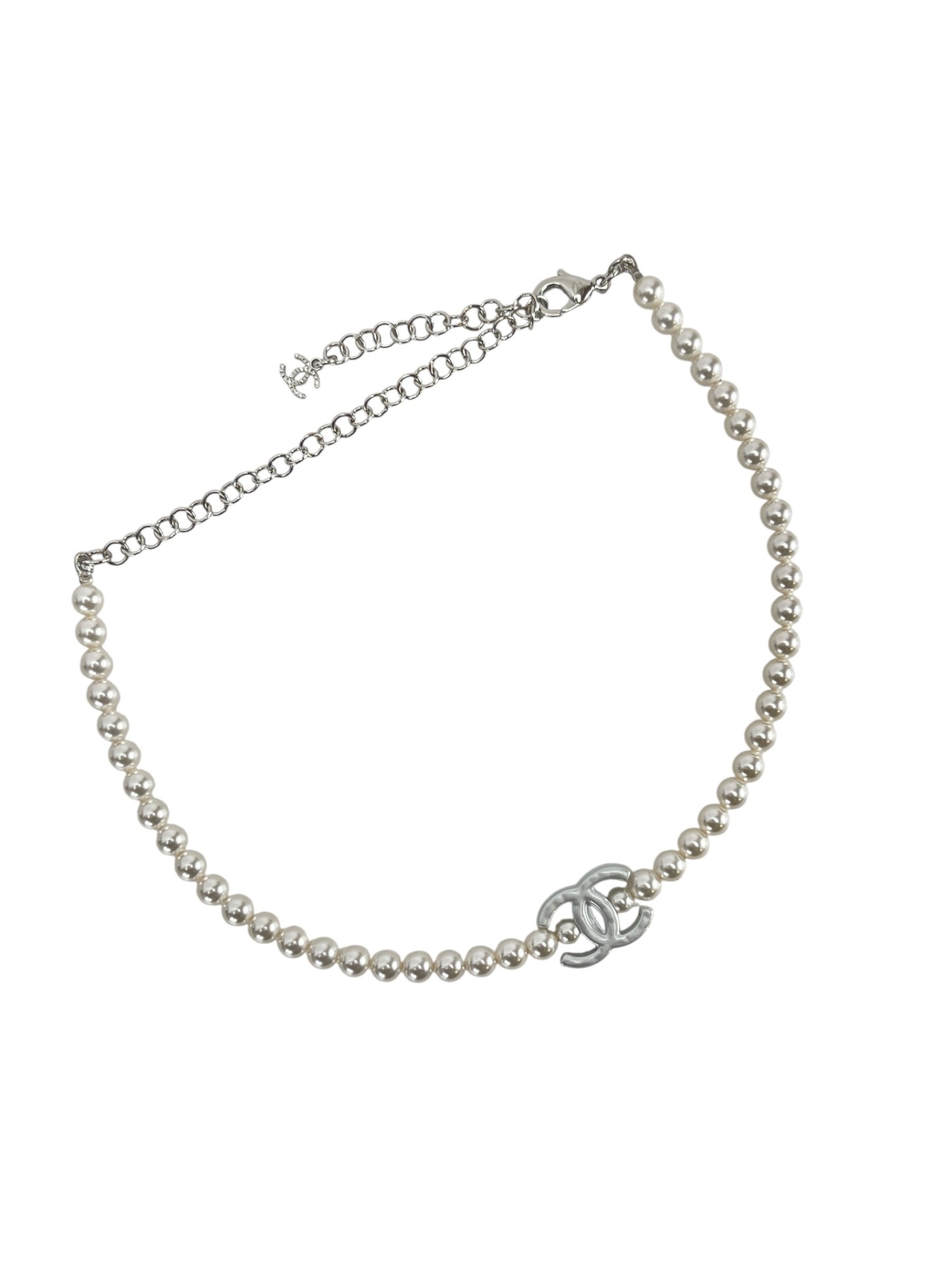 CHANEL - 25C White Pearl Necklace