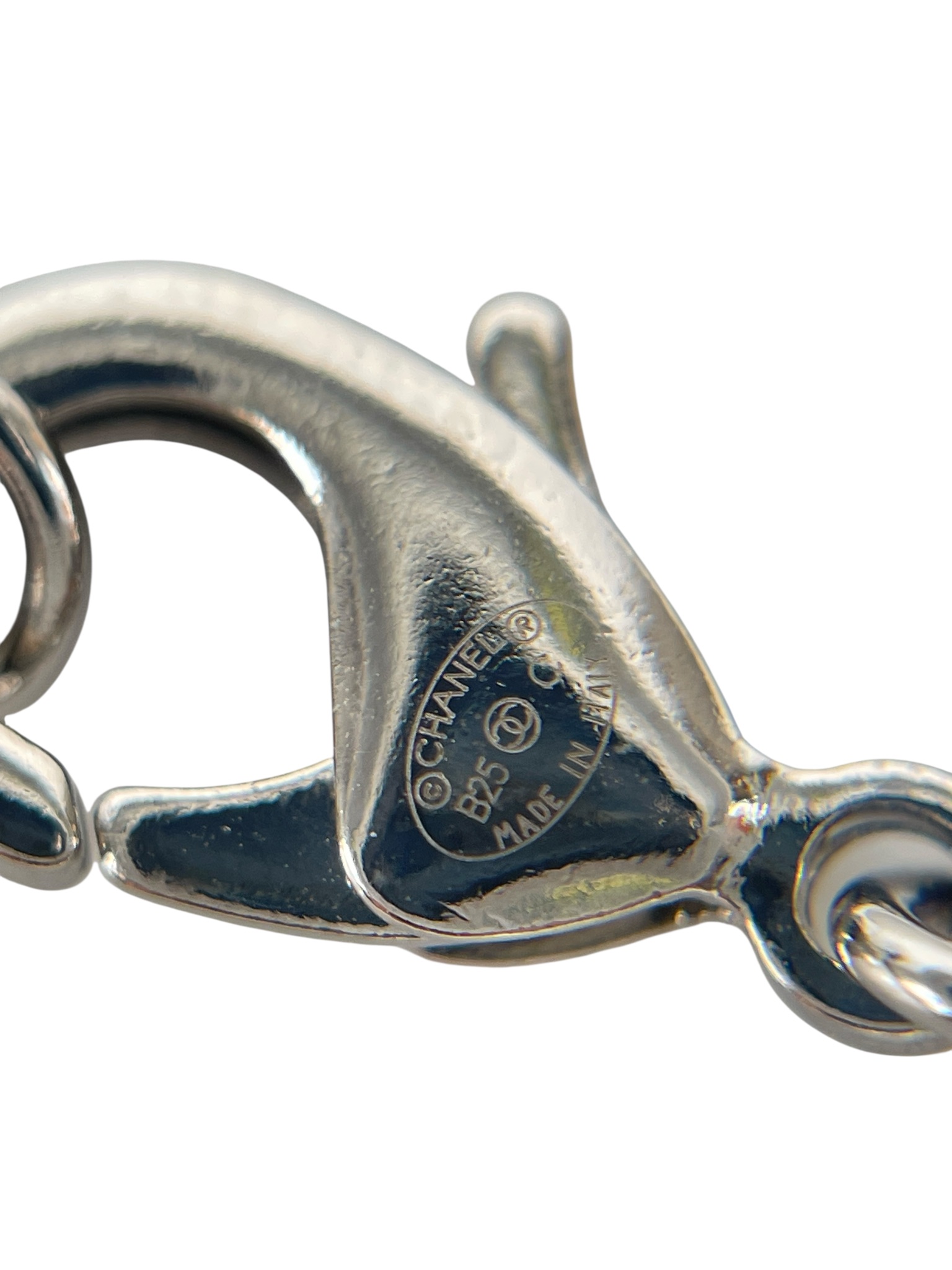 CHANEL - 25C White Pearl Necklace