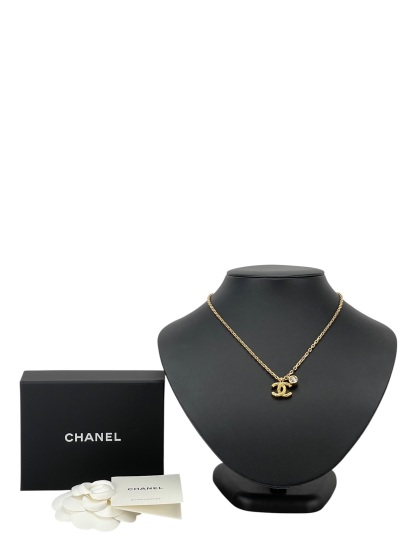 CHANEL - 26P Gold Quilted CC Pendant Necklace