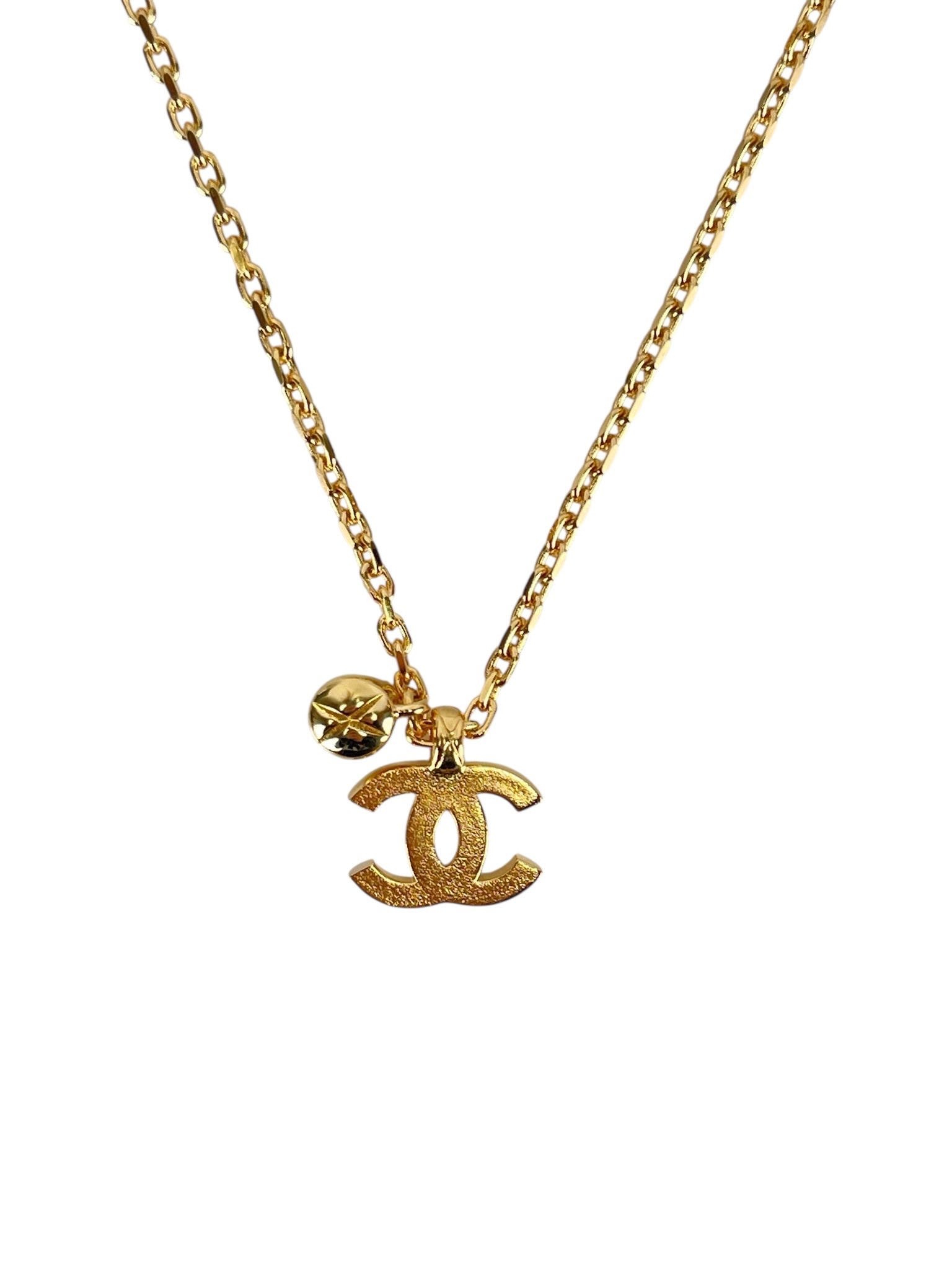 CHANEL - 26P Gold Quilted CC Pendant Necklace