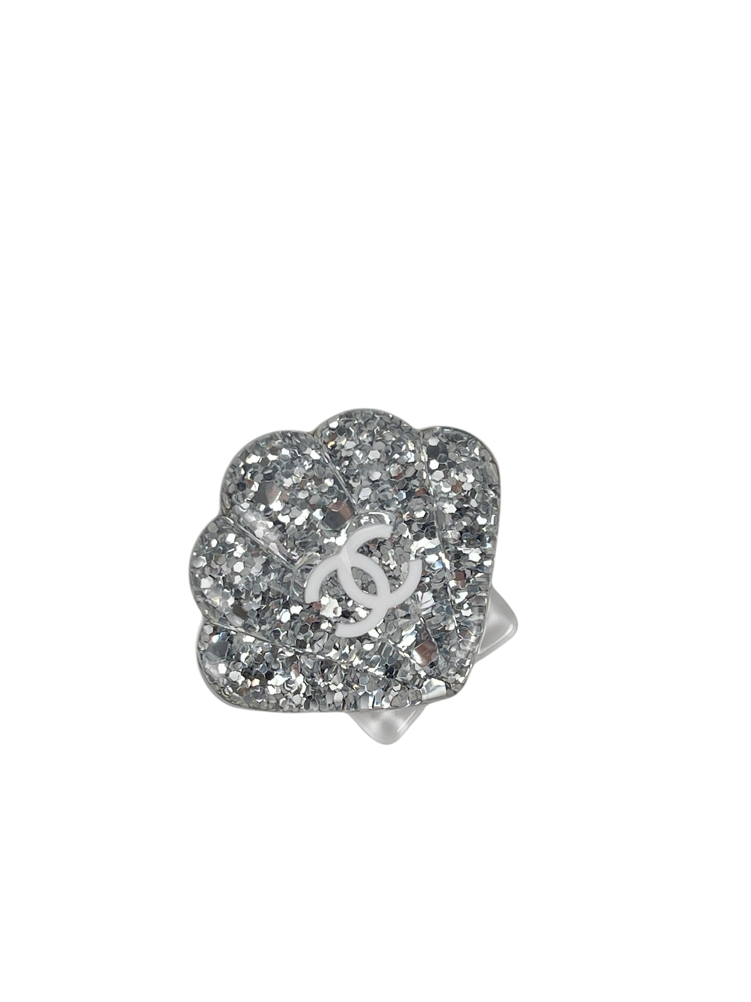 CHANEL - 25C Sliver Seashell CC Logo Brooch