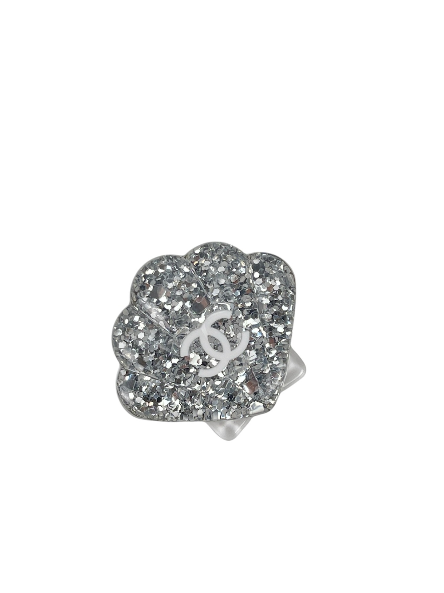 CHANEL - 25C Sliver Seashell CC Logo Brooch