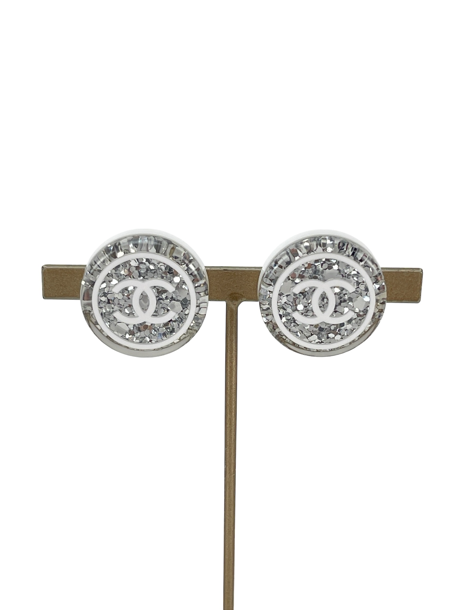 CHANEL - 25C Sliver CC Logo Round Earrings