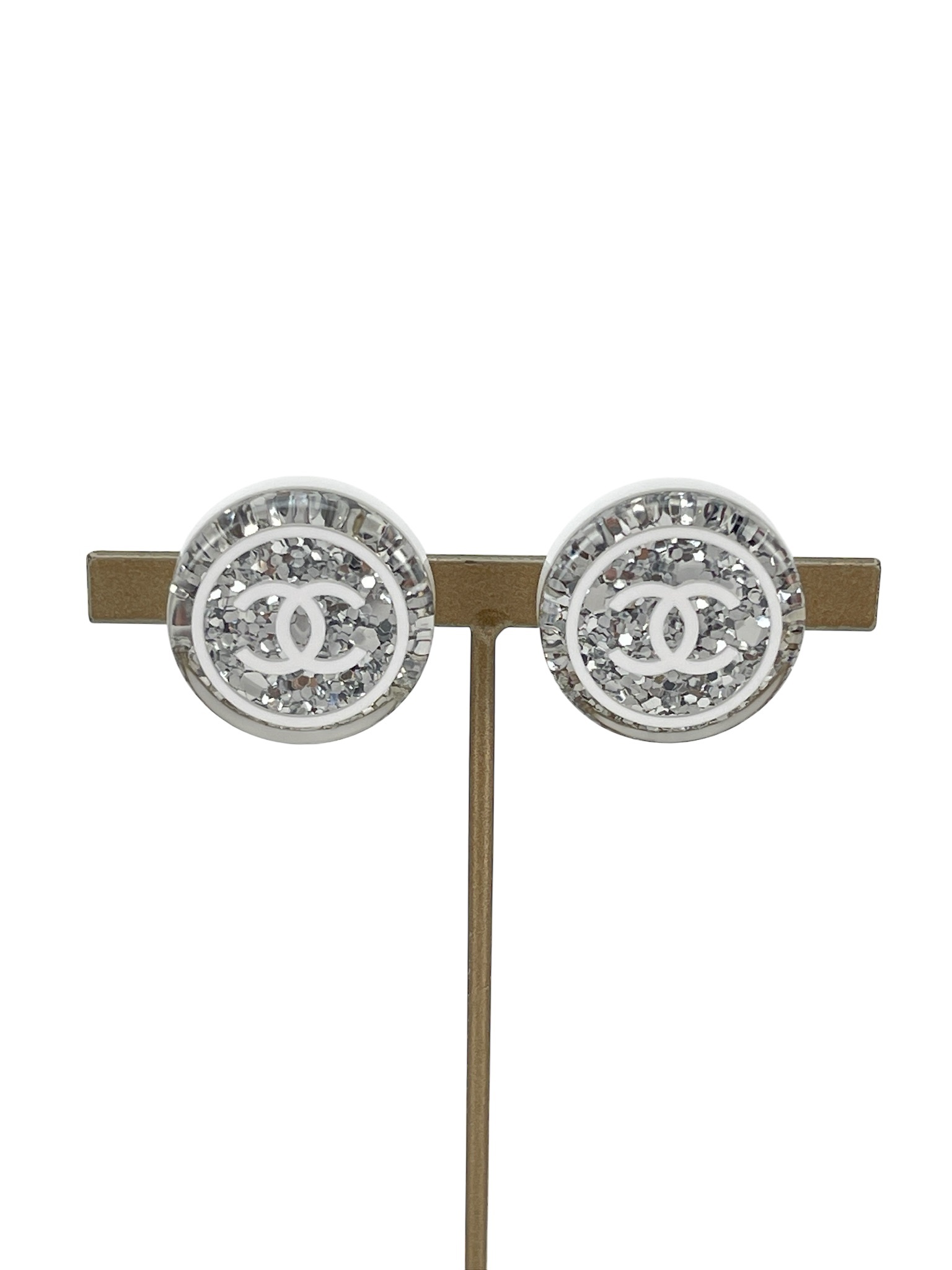 CHANEL - 25C Sliver CC Logo Round Earrings