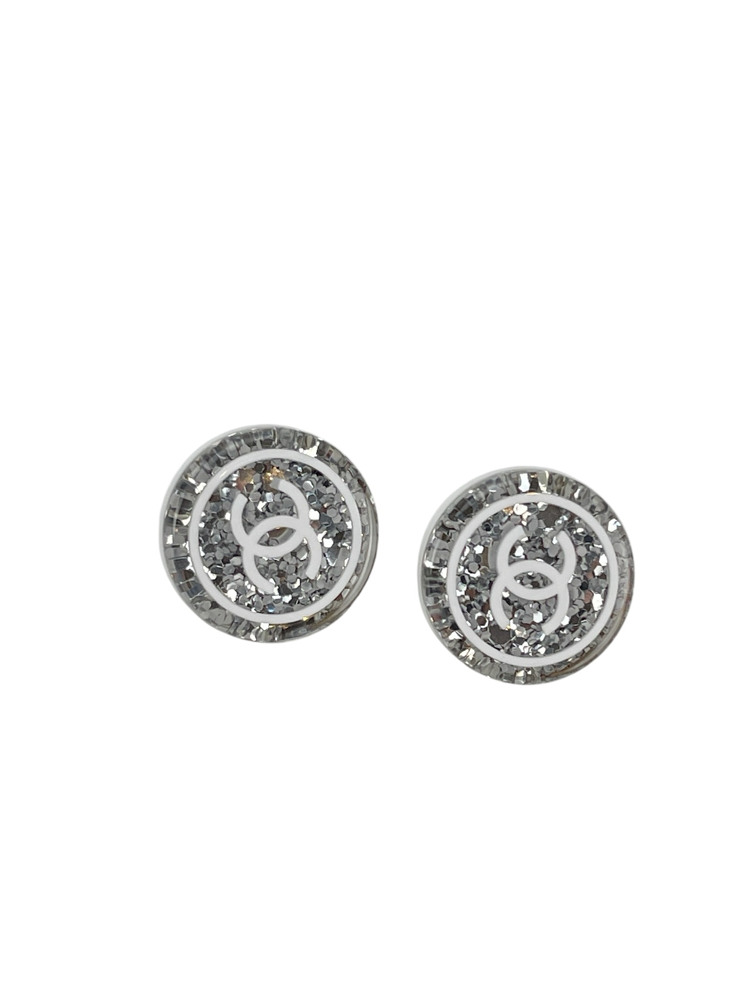 CHANEL - 25C Sliver CC Logo Round Earrings