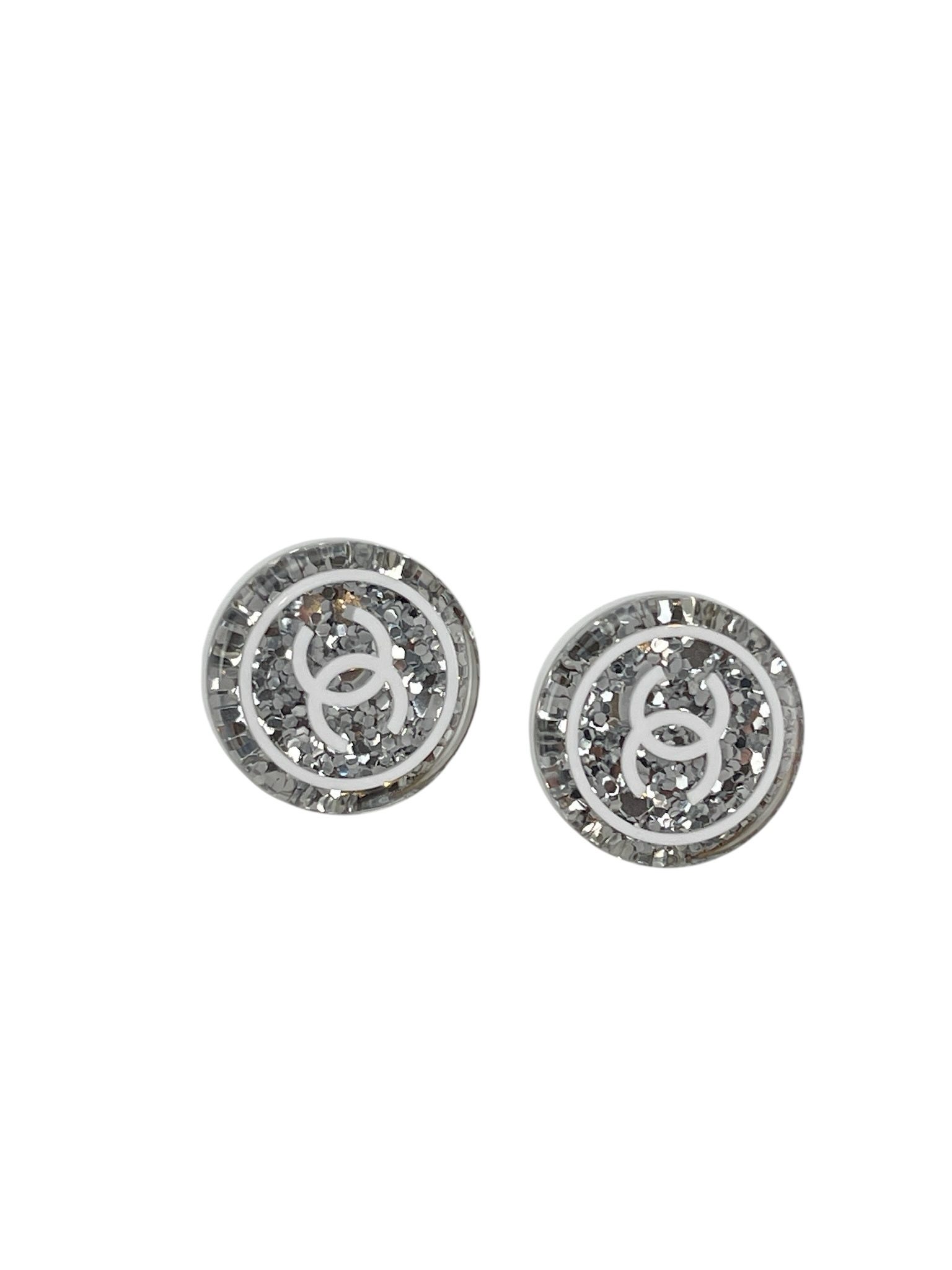 CHANEL - 25C Sliver CC Logo Round Earrings