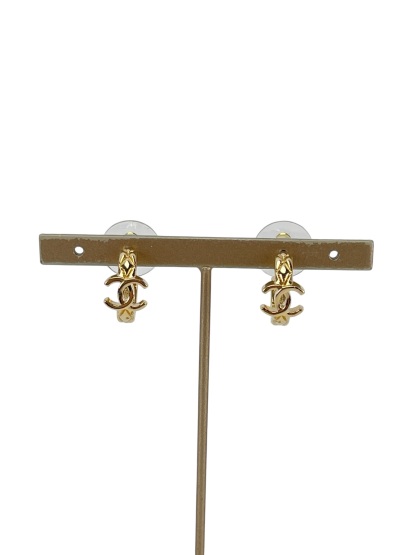 CHANEL - 26P Gold Quilted CC Earrings